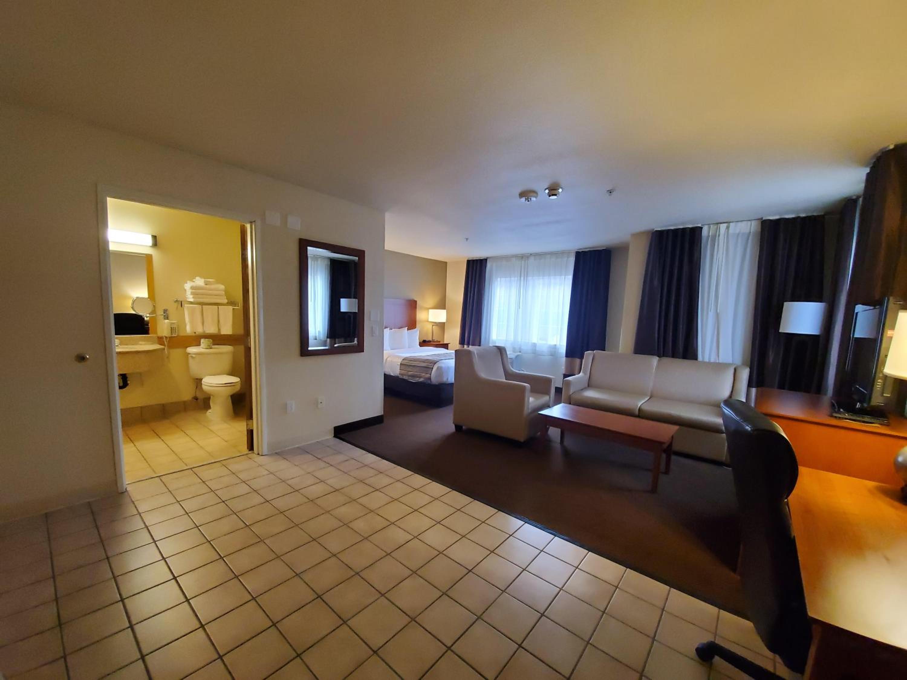 One-Bedroom Queen Suite - Disability Access/Non-Smoking - Photo 6