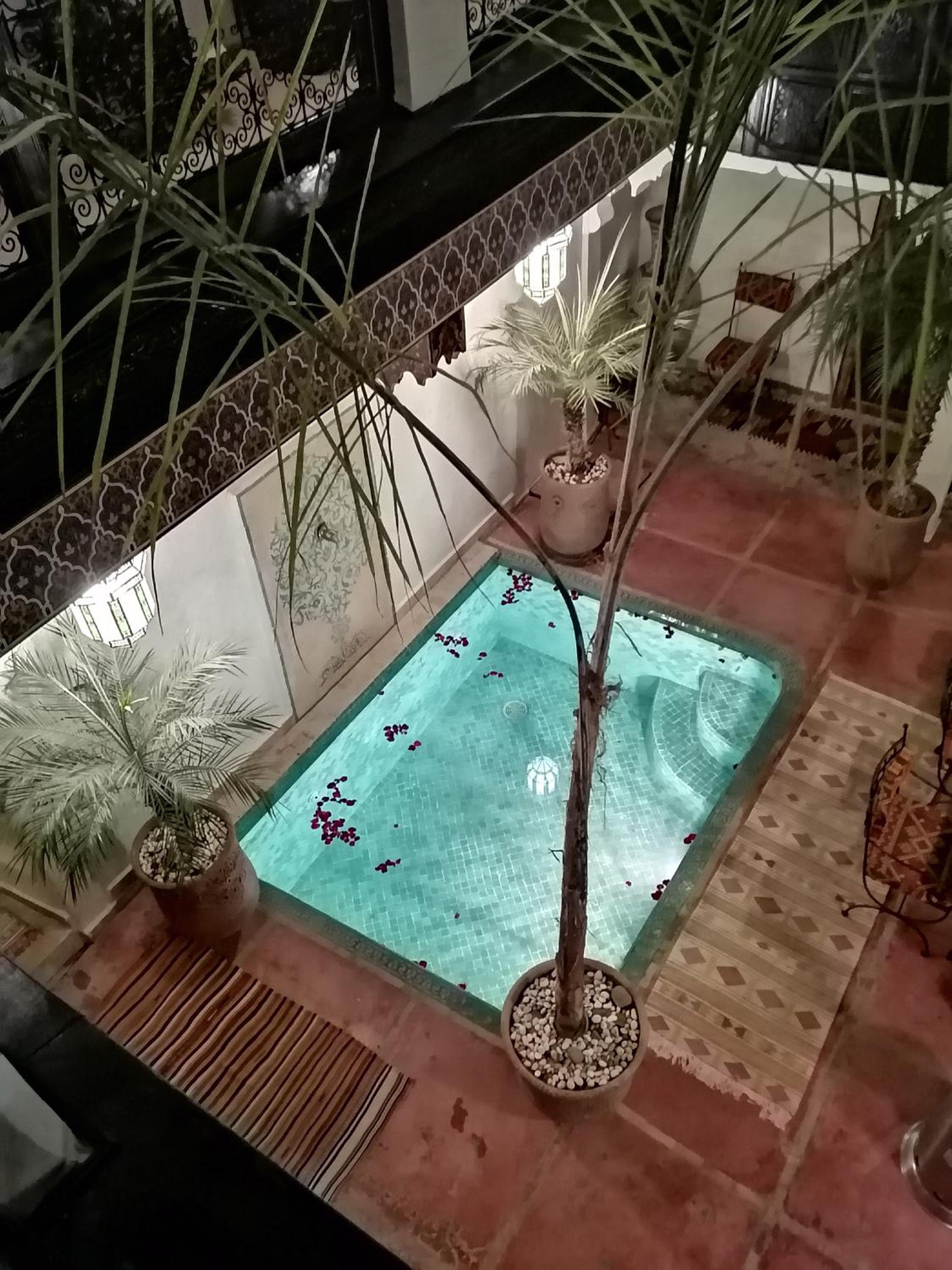 Double Room with Balcony - Photo 20