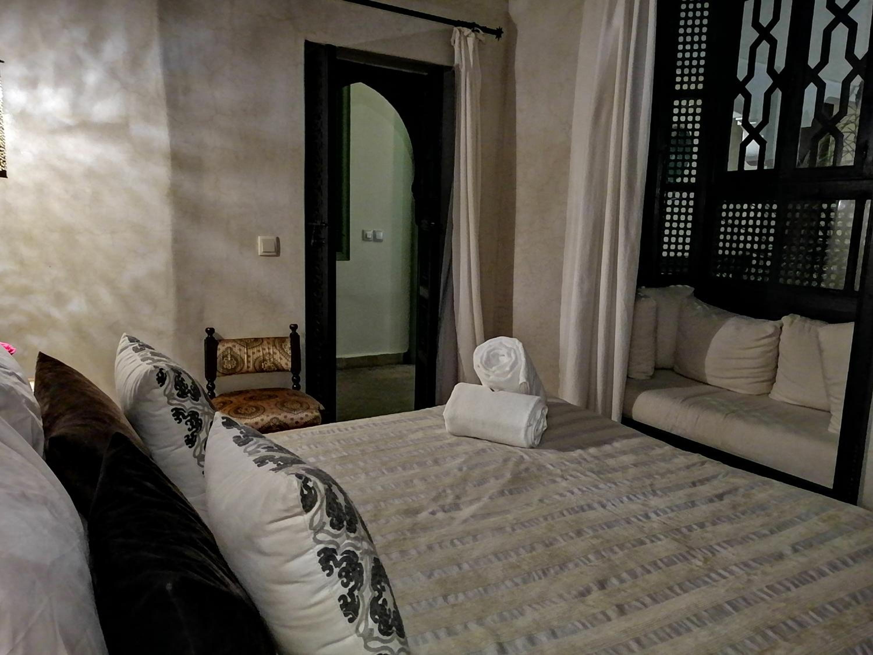 Double Room with Balcony - Photo 1