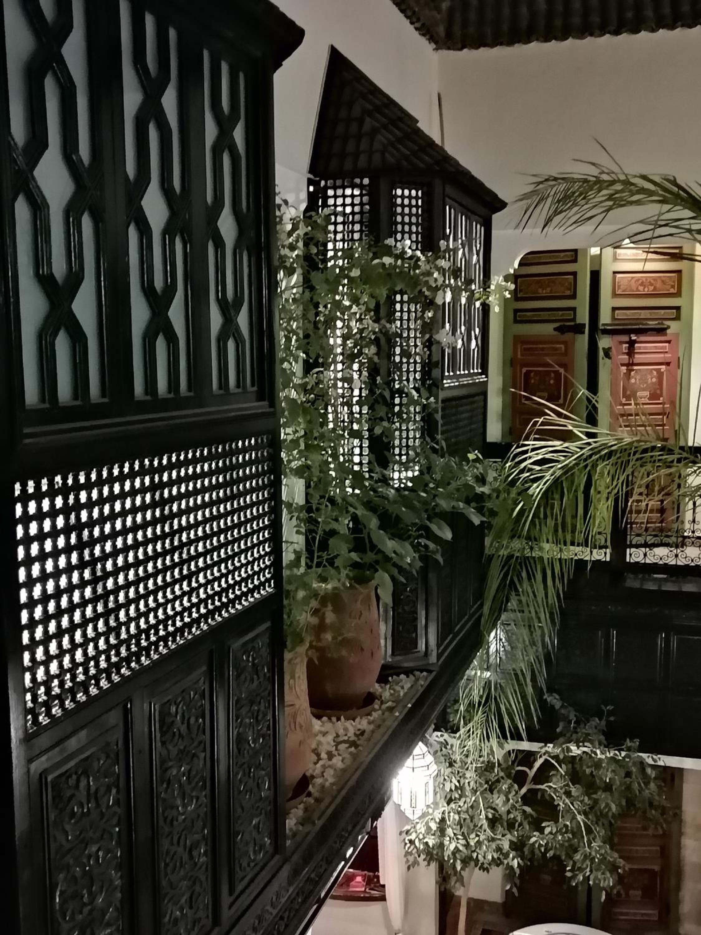 Double Room with Balcony - Photo 18