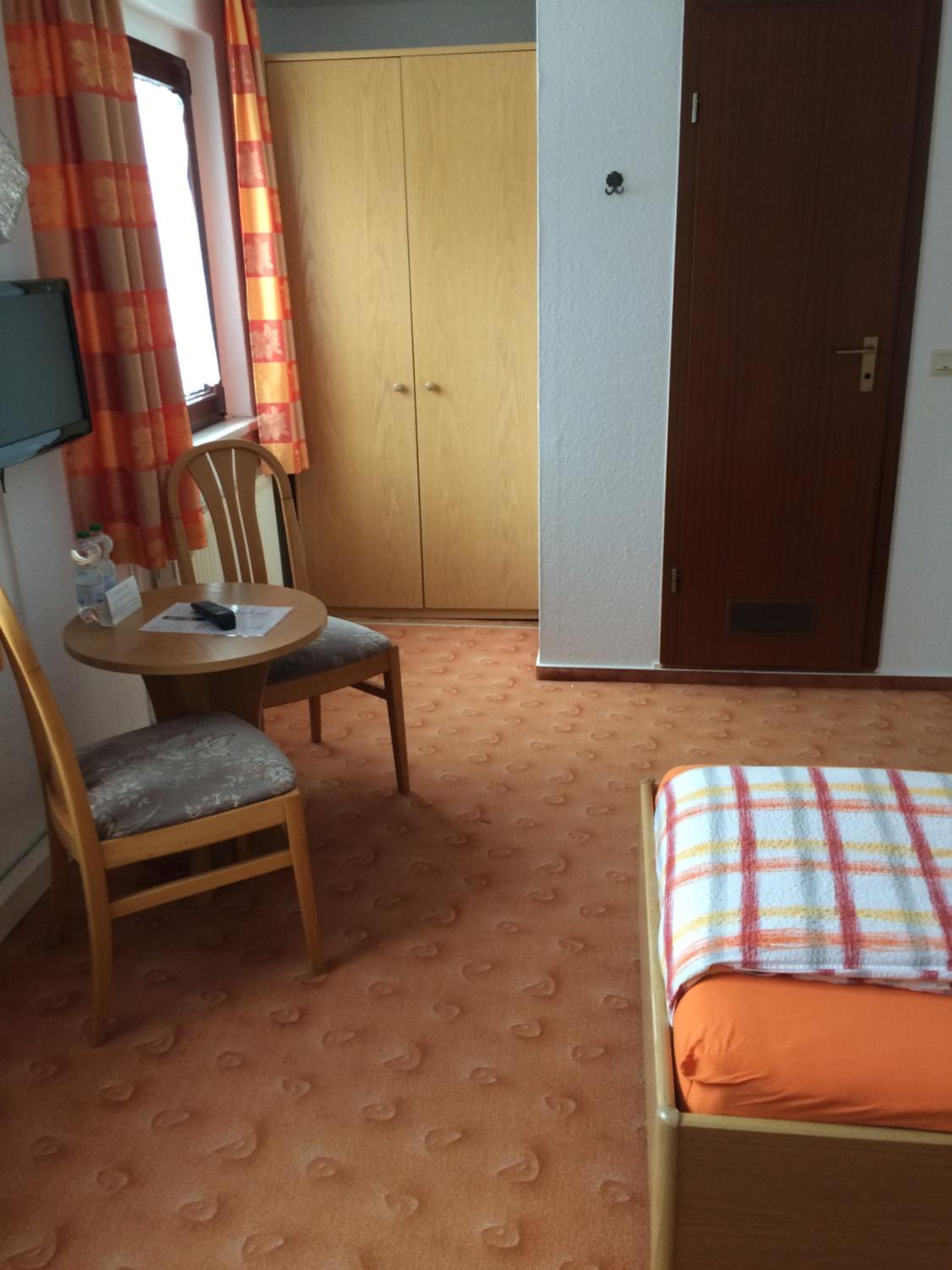 Double or Twin Room with Private Bathroom photo 3