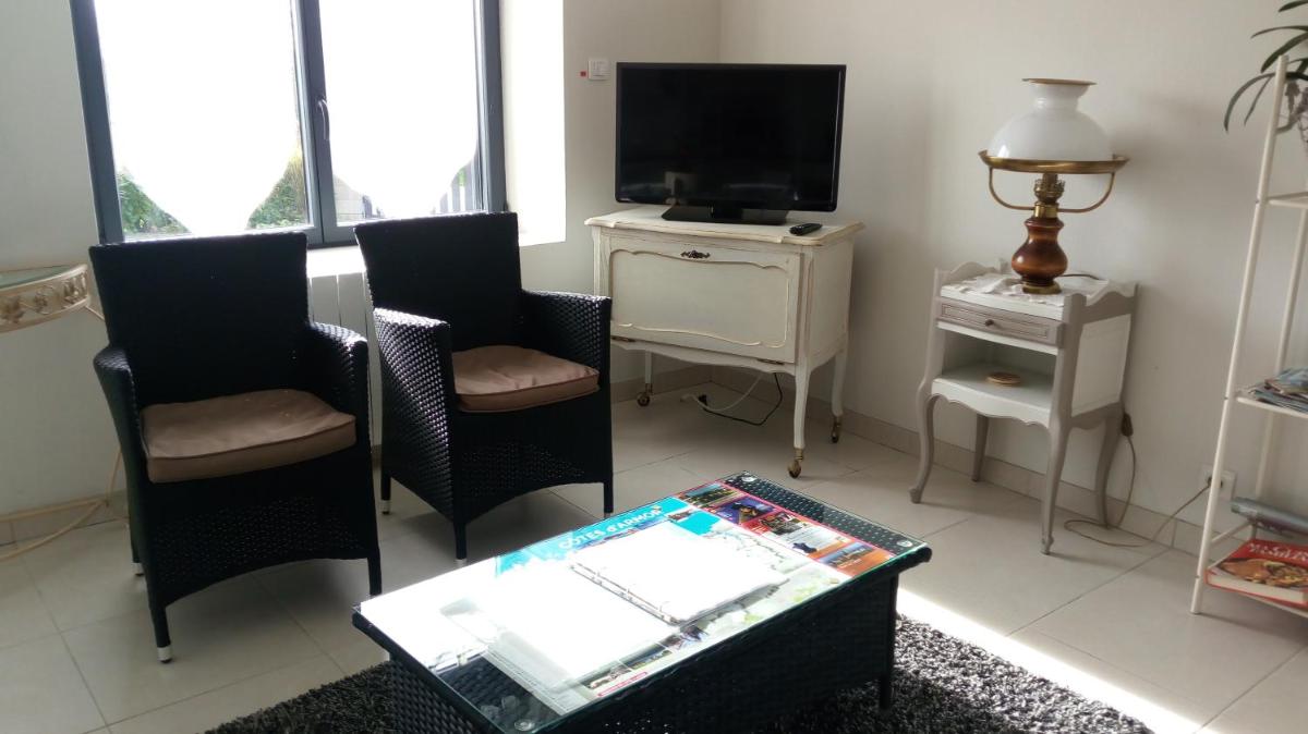 Two-Bedroom House photo 3