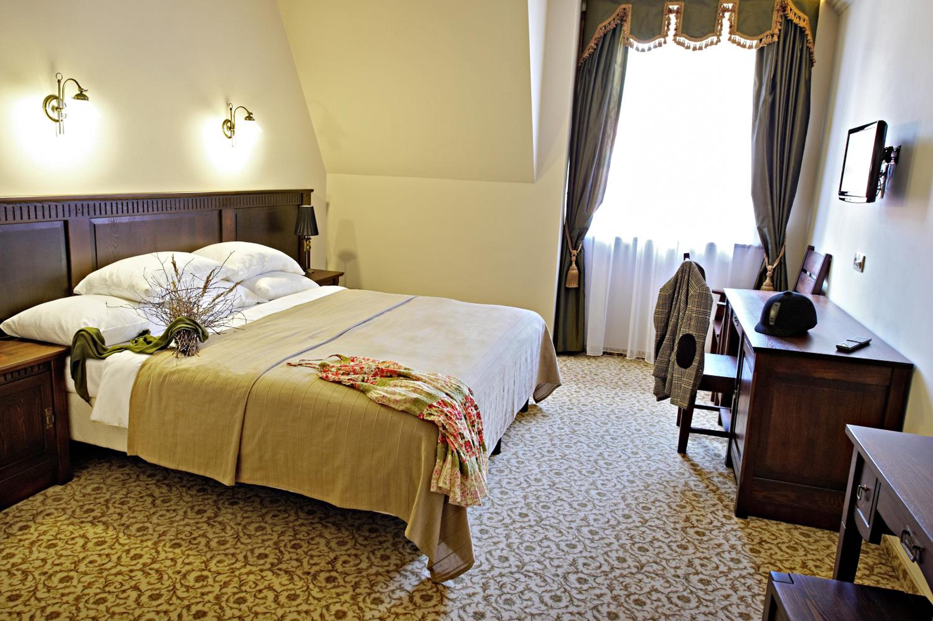 Double or Twin Room - Photo 1