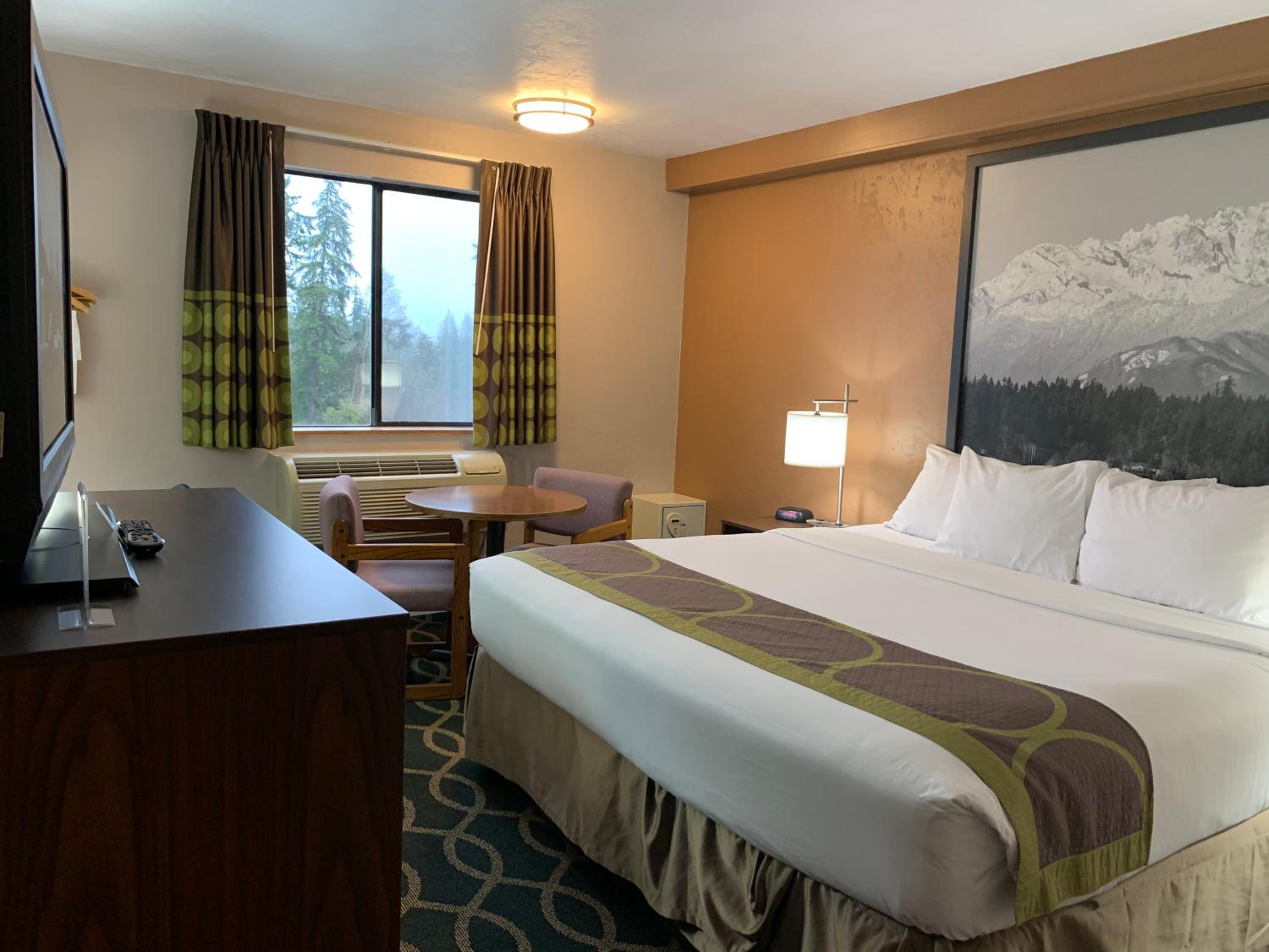 King Room - Non-Smoking - Photo 1