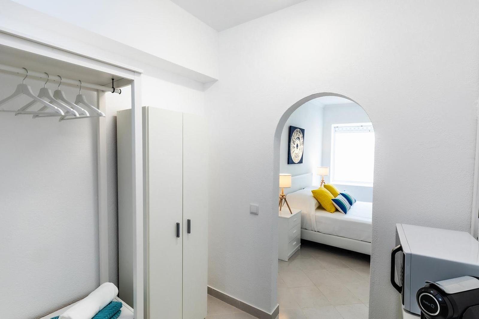 Studio Apartment - Photo 14
