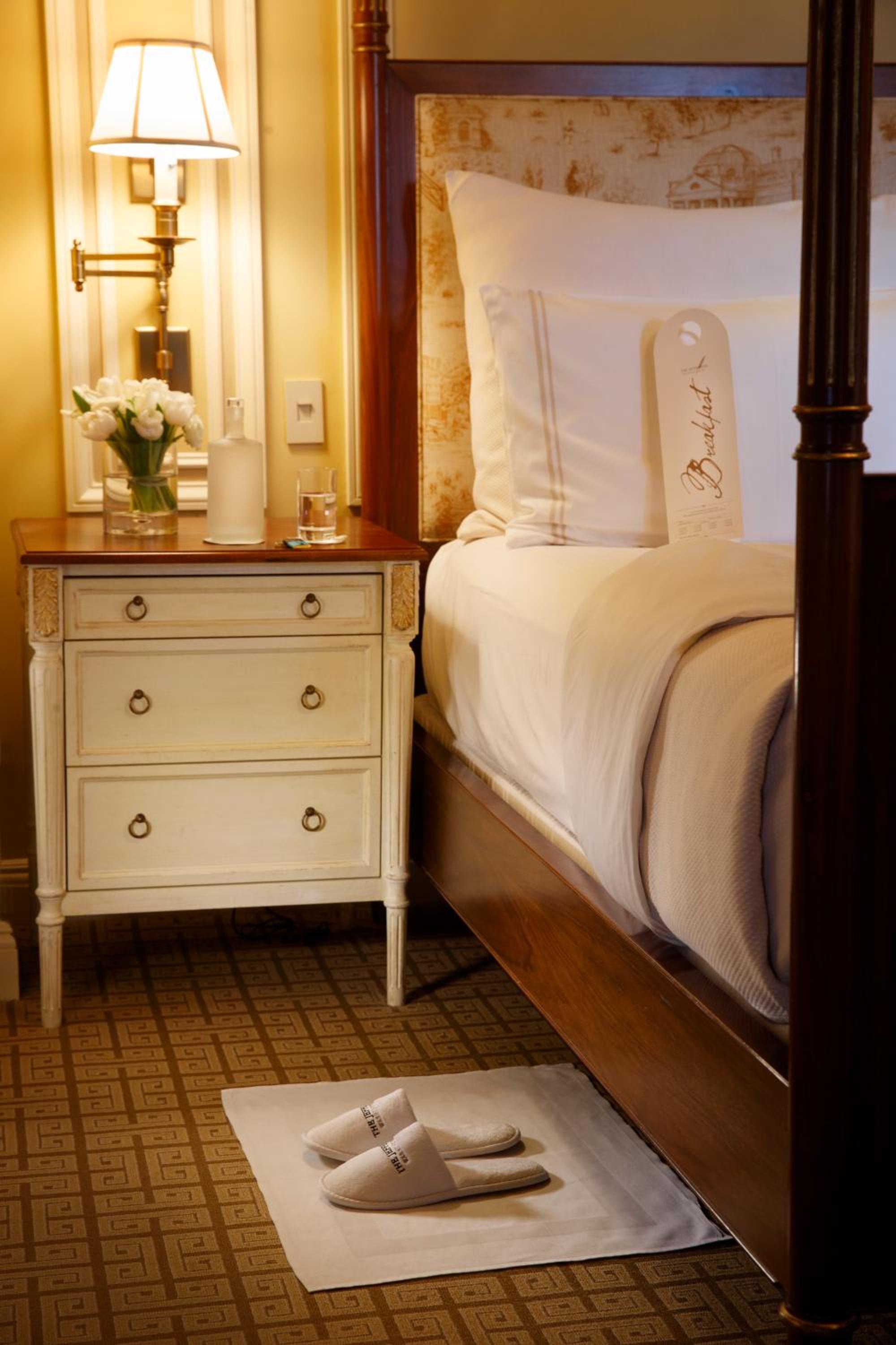 Executive Suite - Photo 1