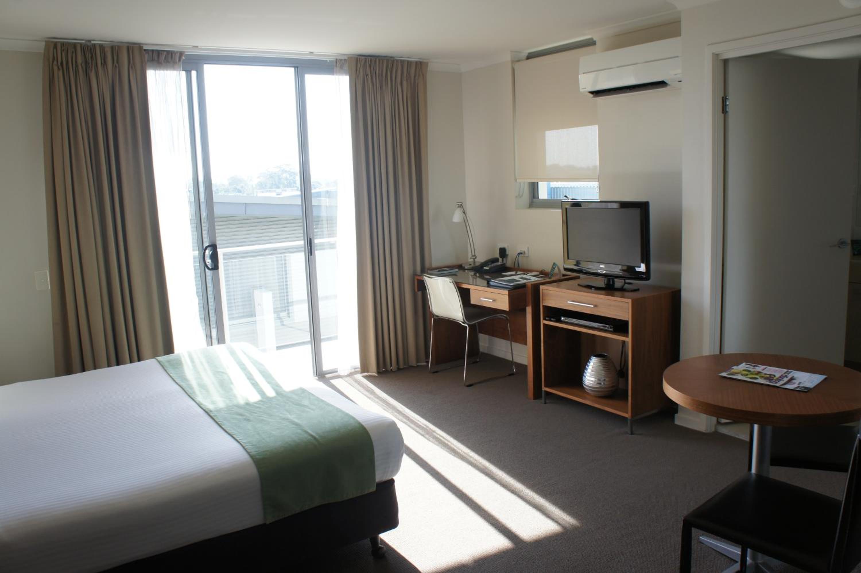 Studio Apartment - Photo 6