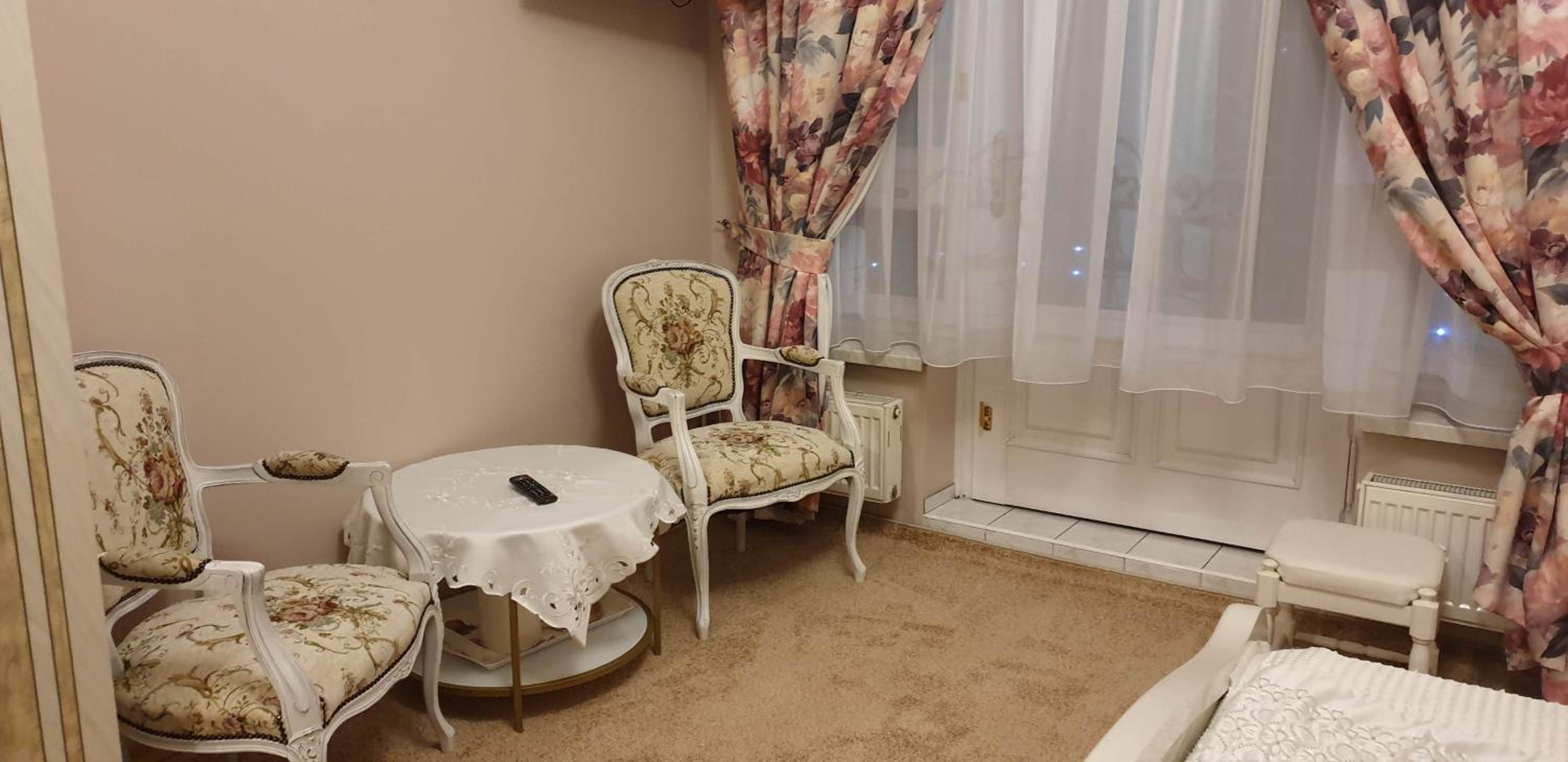 Large Double Room photo 1