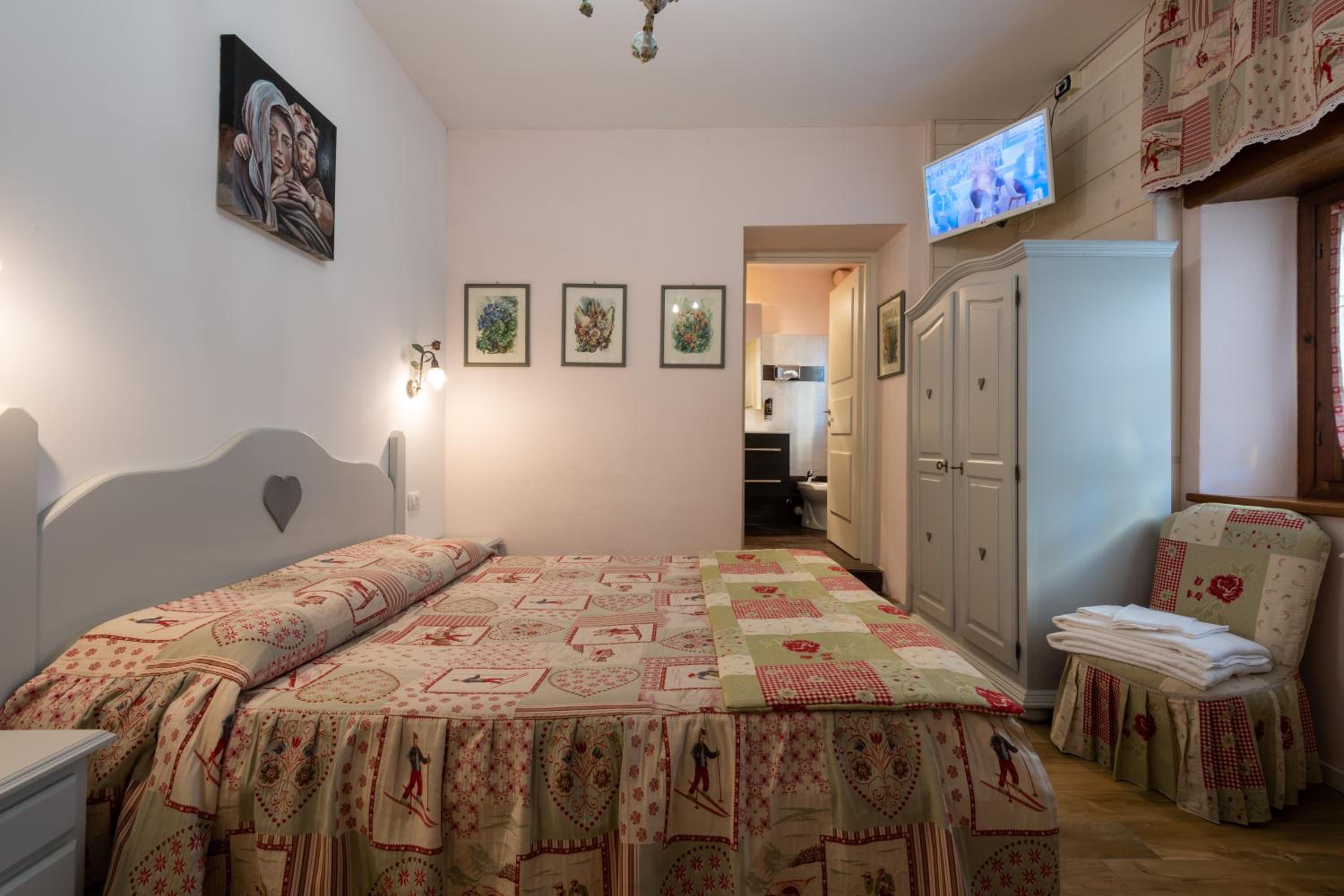 Standard Double Room - Photo 6