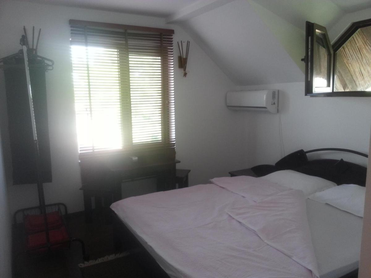 Double Room with Private Bathroom - Photo 1