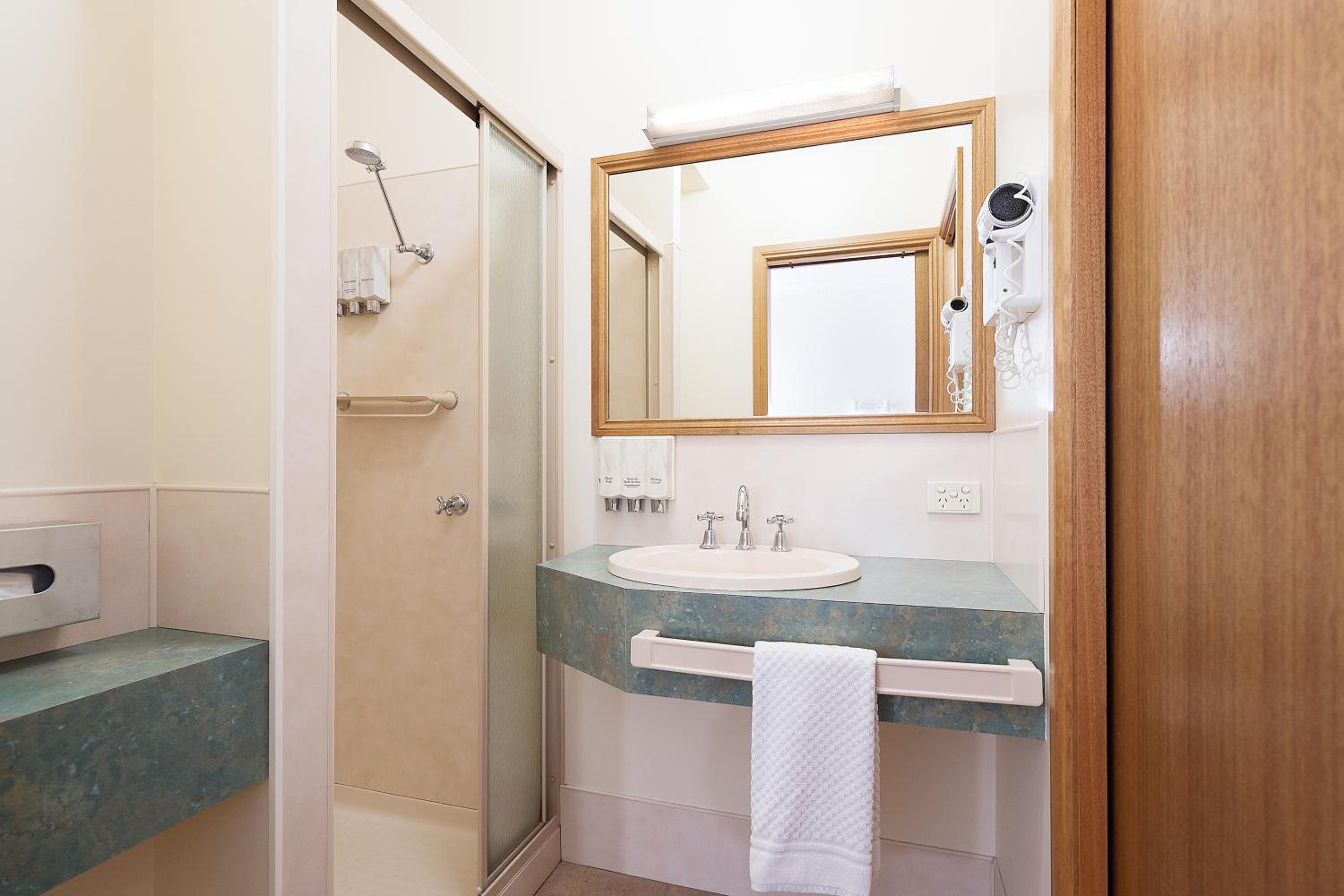 Deluxe Double or Twin Room photo 2