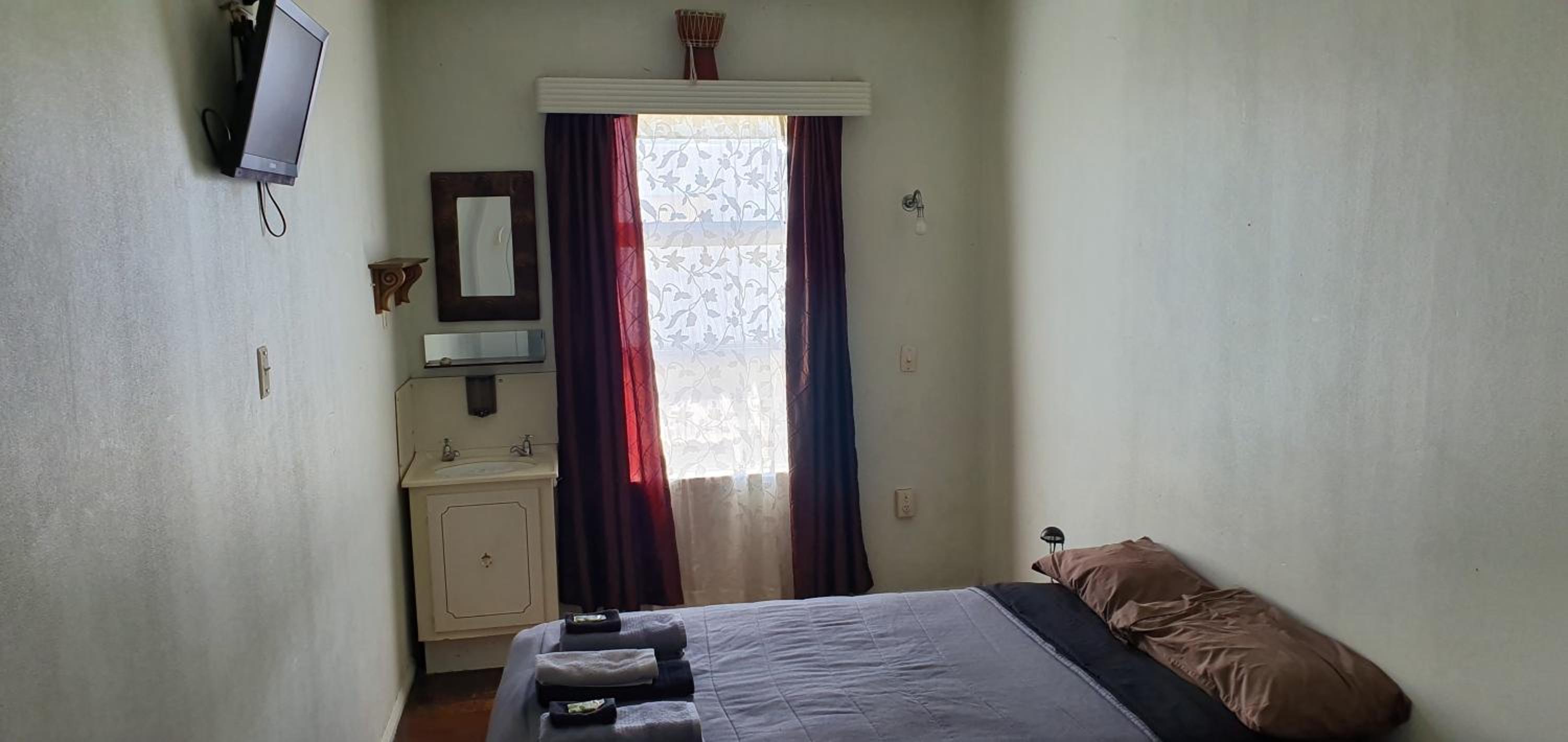 Small Double Room - Photo 1