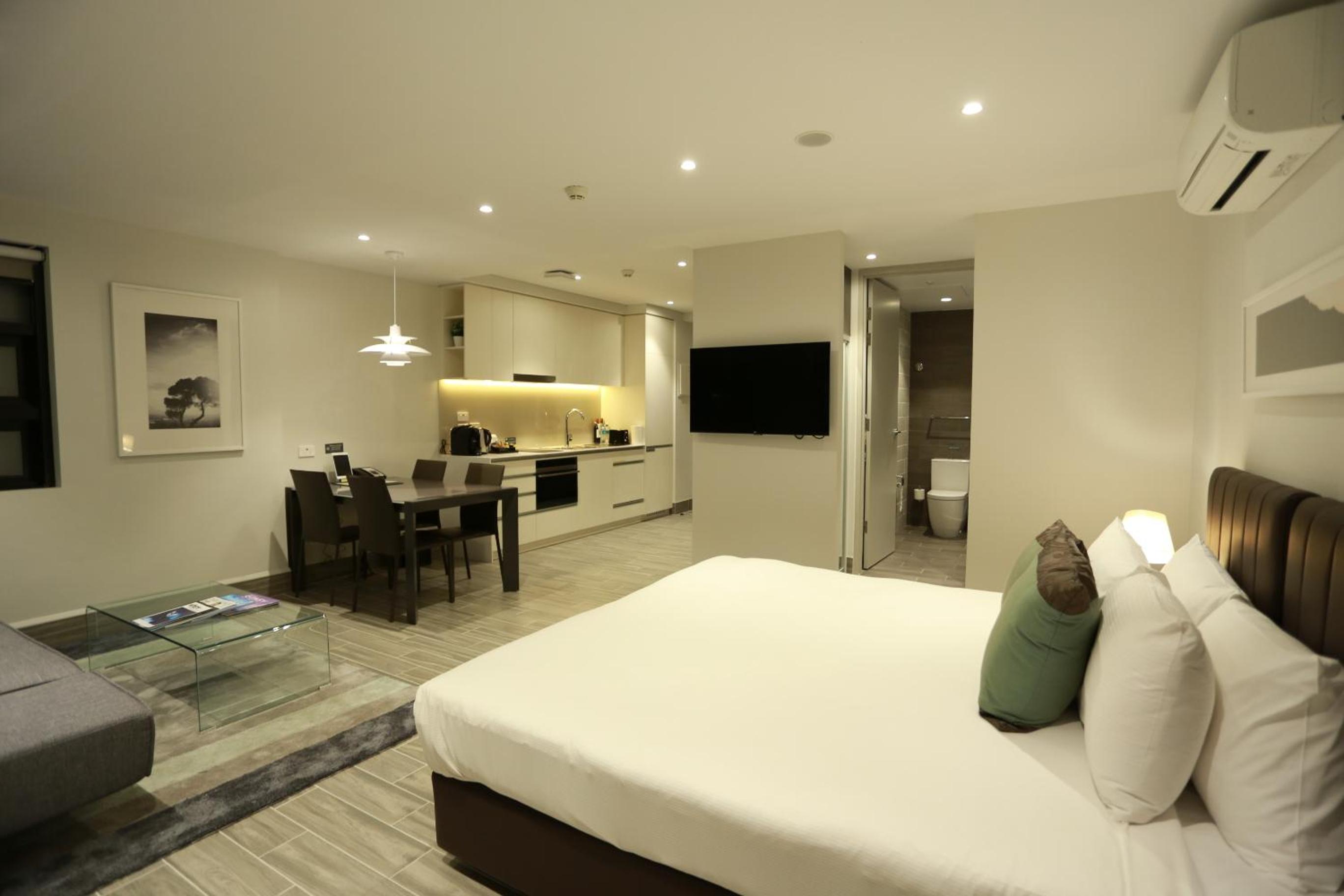 Studio Panoramic Suite thumbnail 6