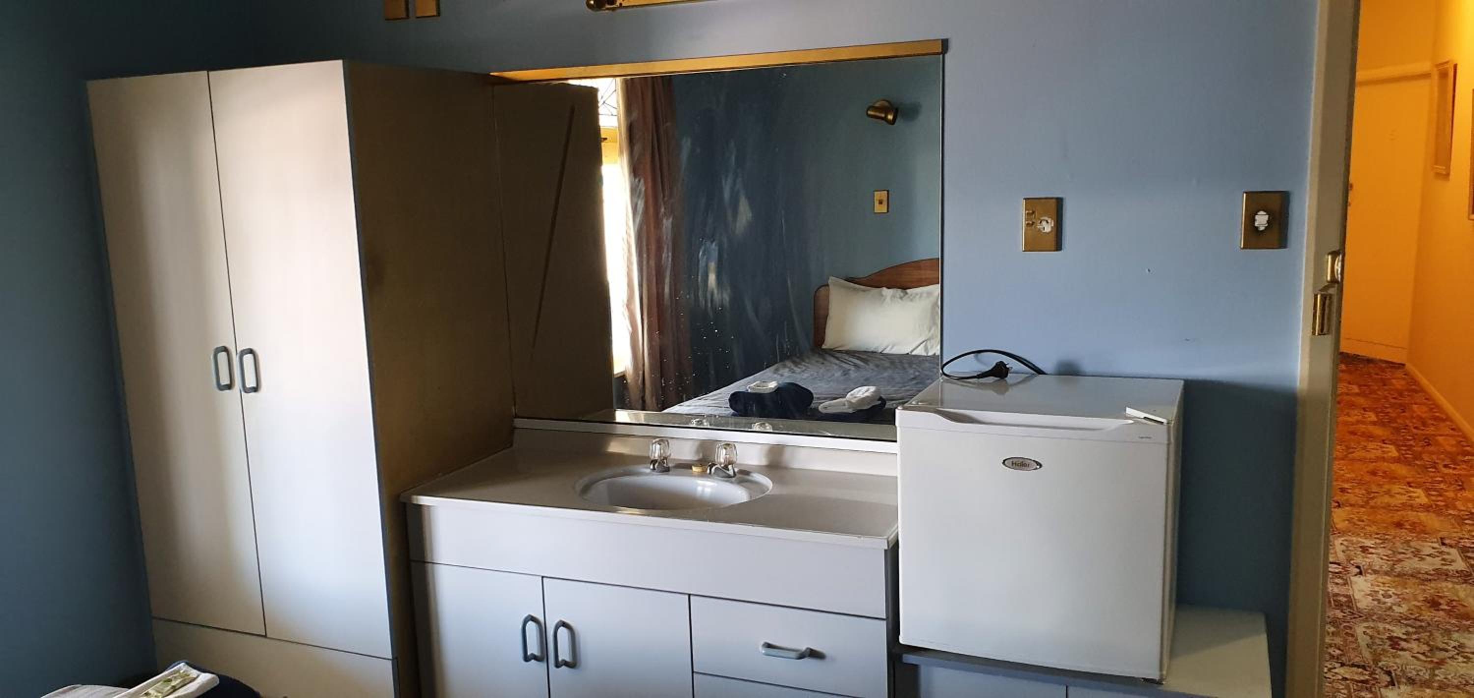 Family Room - Photo 2