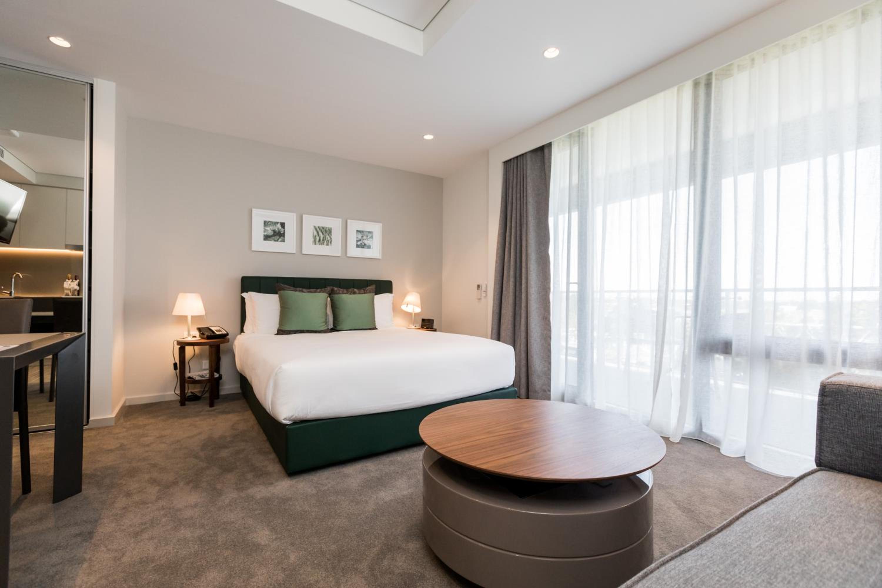 Studio Suite with Airport Facing