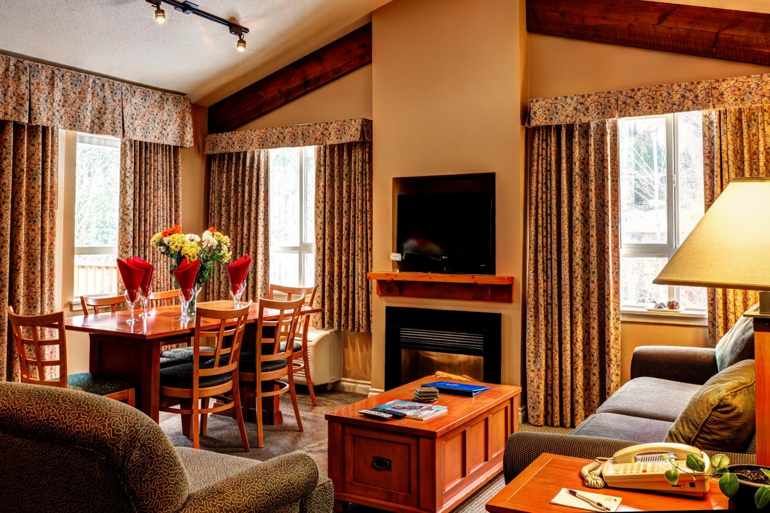Two-Bedroom Suite with Kitchen photo 1