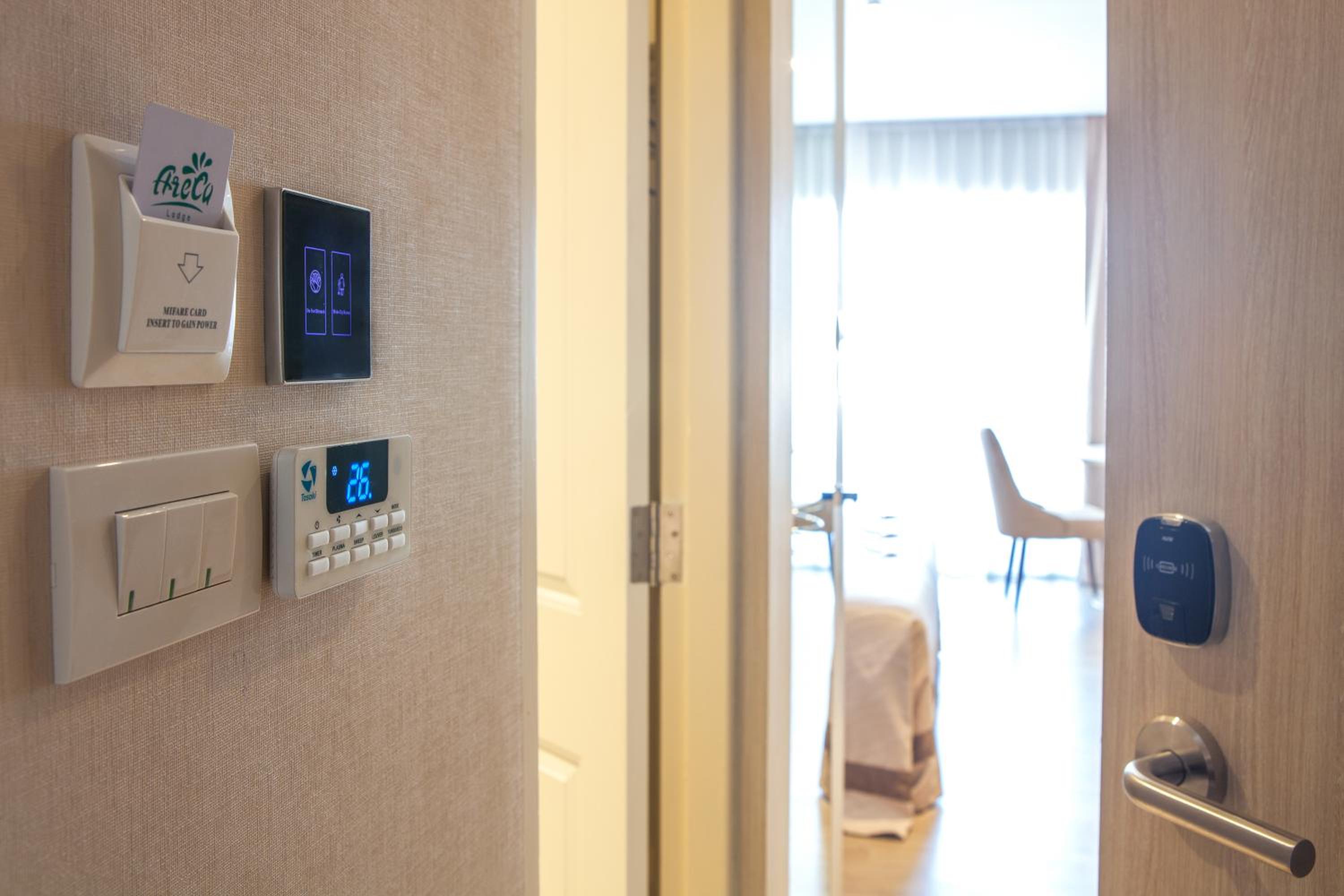 Deluxe King Room photo 2
