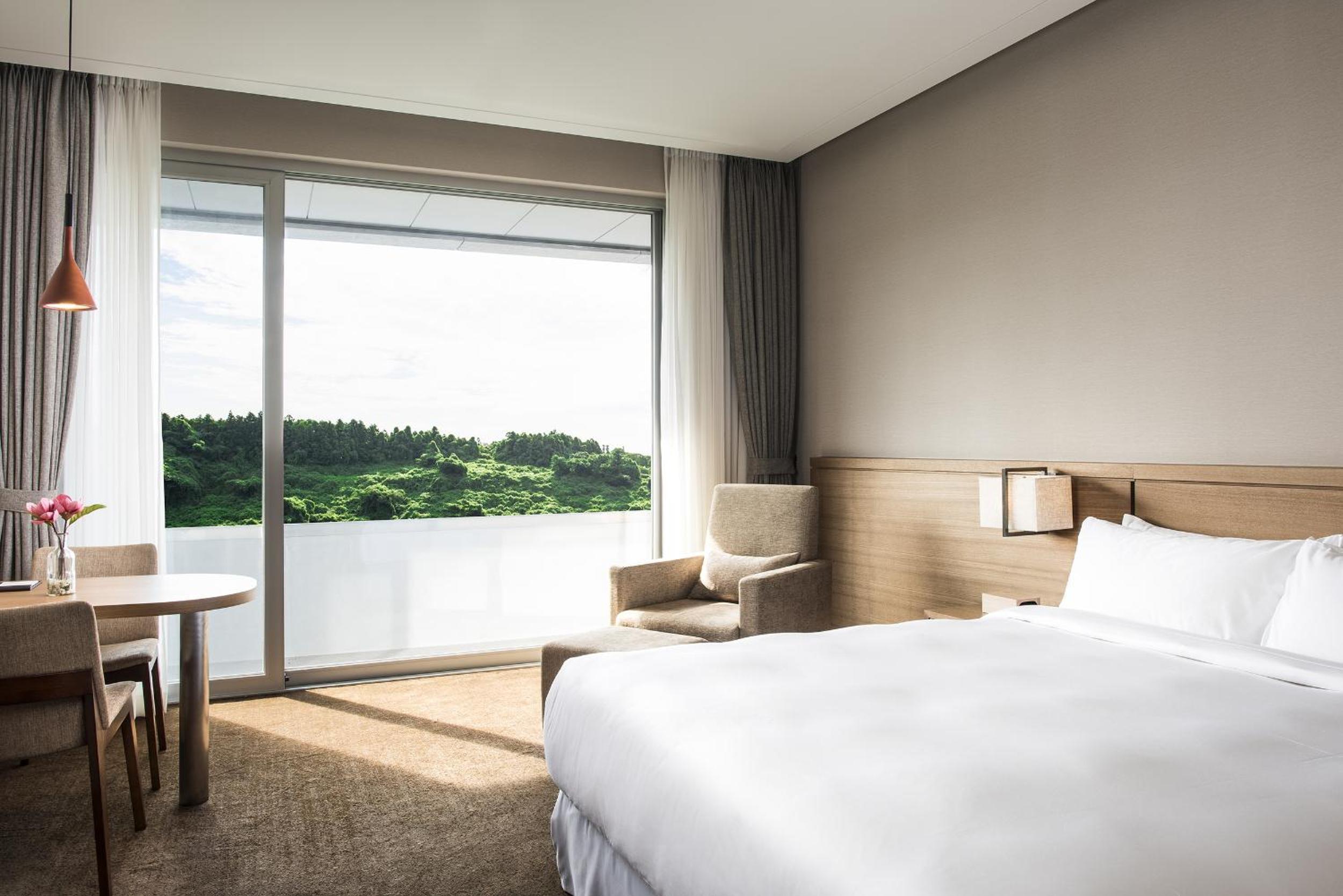 Special Offer - Deluxe Double Room With Cliff View - Night Pool Access Ticket For 2
