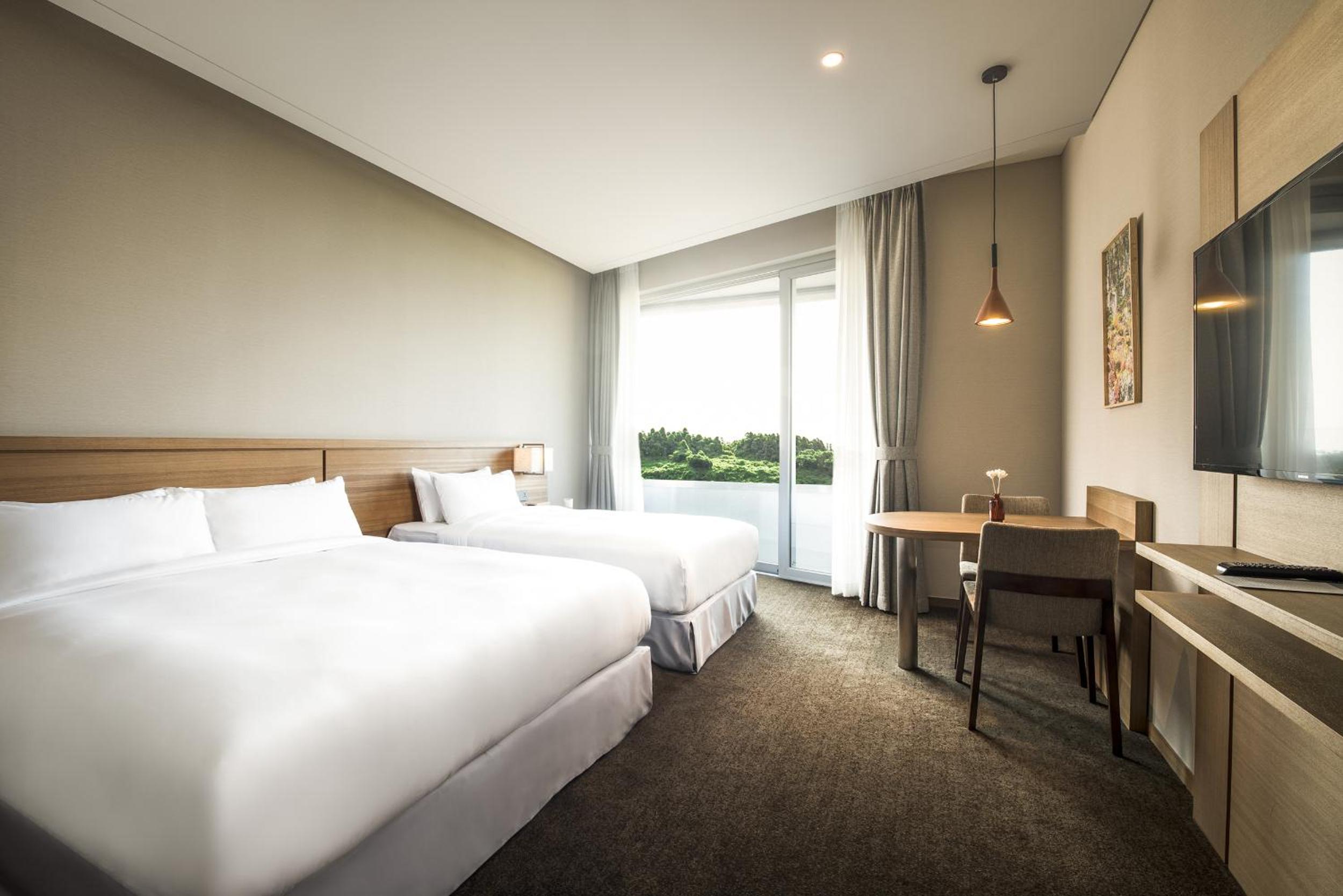 Special Offer - Deluxe Twin Room With Cliff View - Night Pool Access Ticket For 2