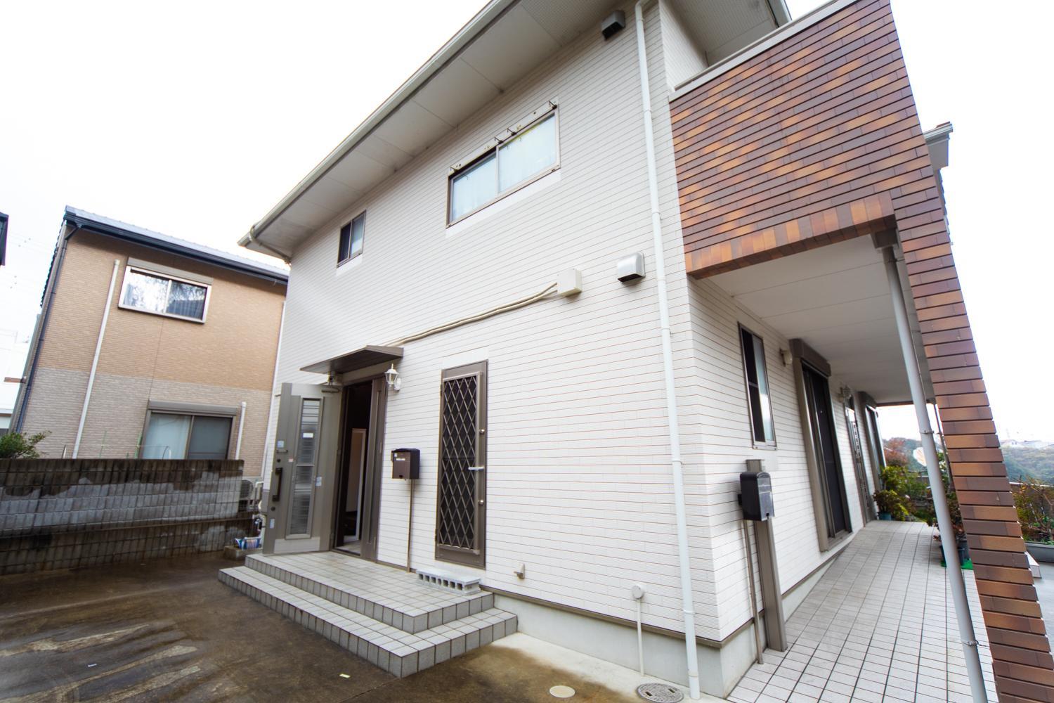 Three-Bedroom House - Photo 8