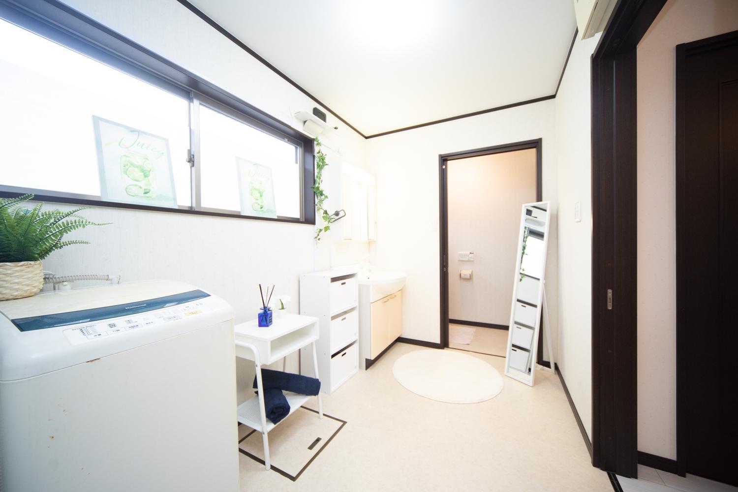 Three-Bedroom House - Photo 10