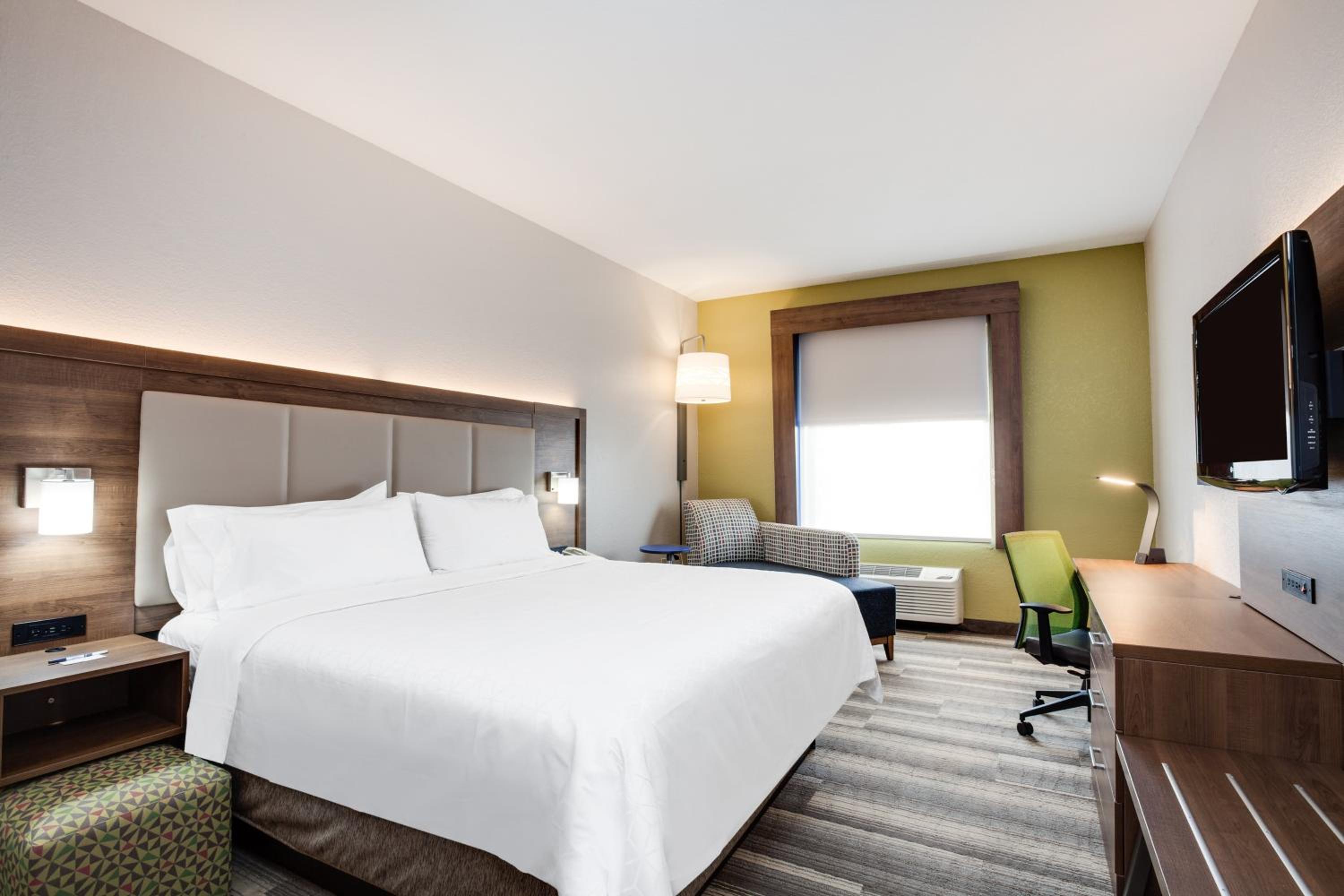 Standard King Room - Photo 1