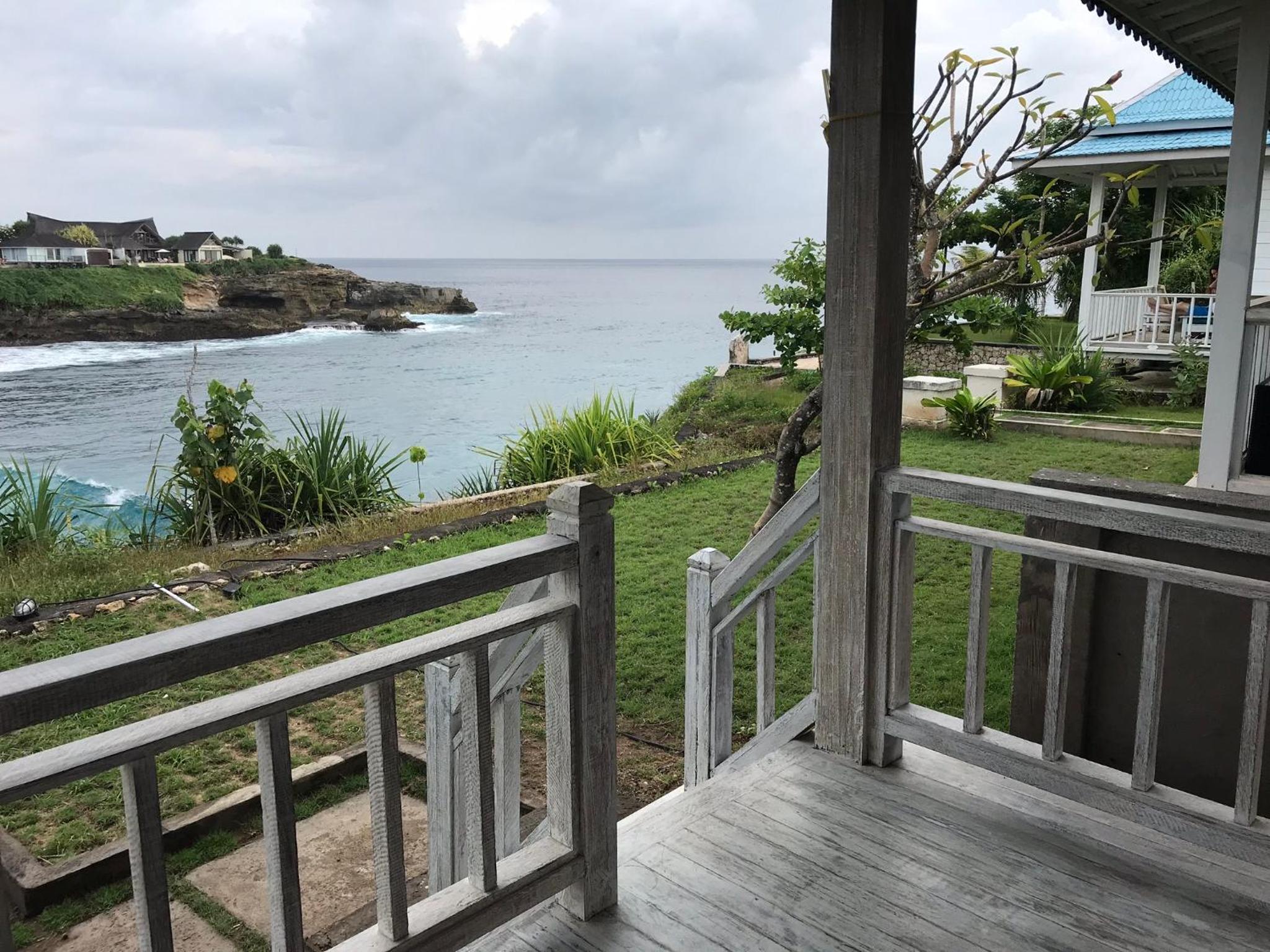 Superior Cliff Front Bungalow - Photo 2