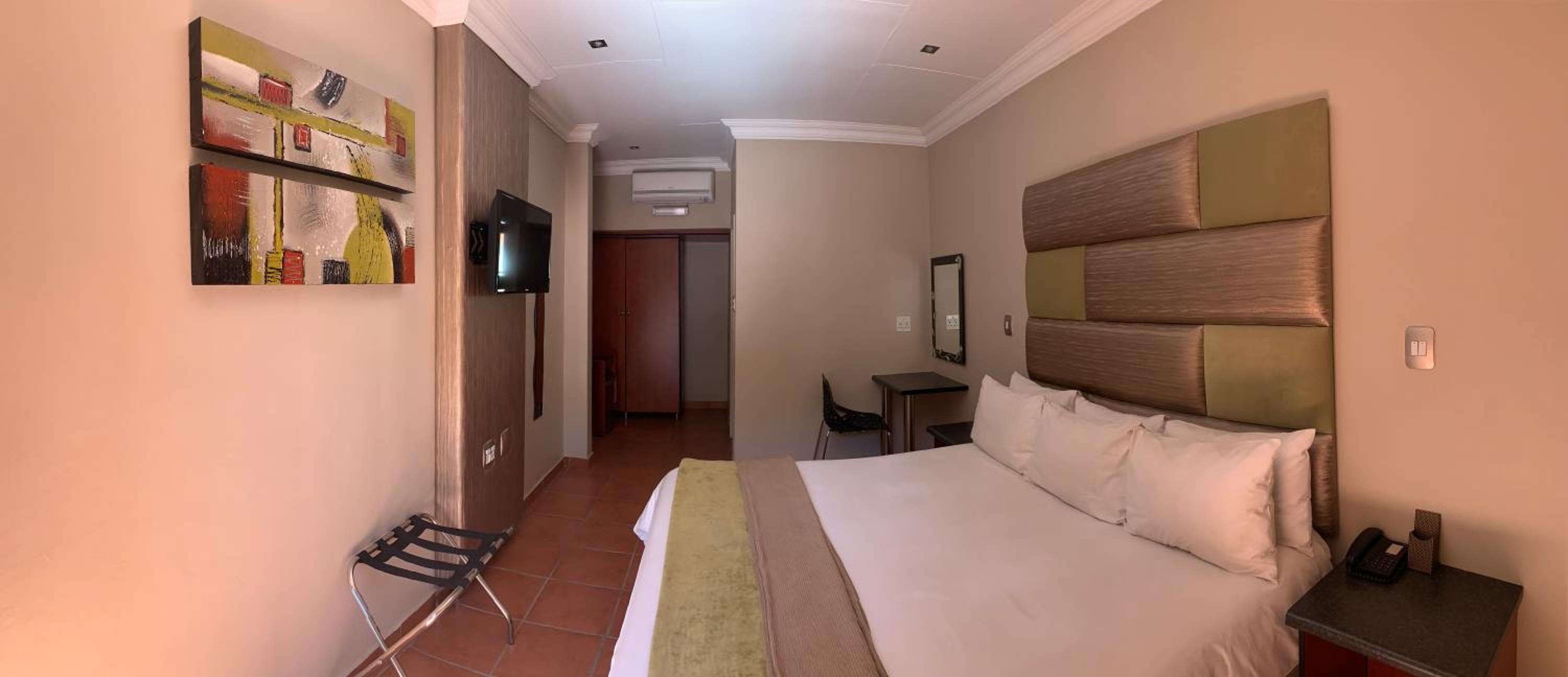 Twin Room - Photo 7