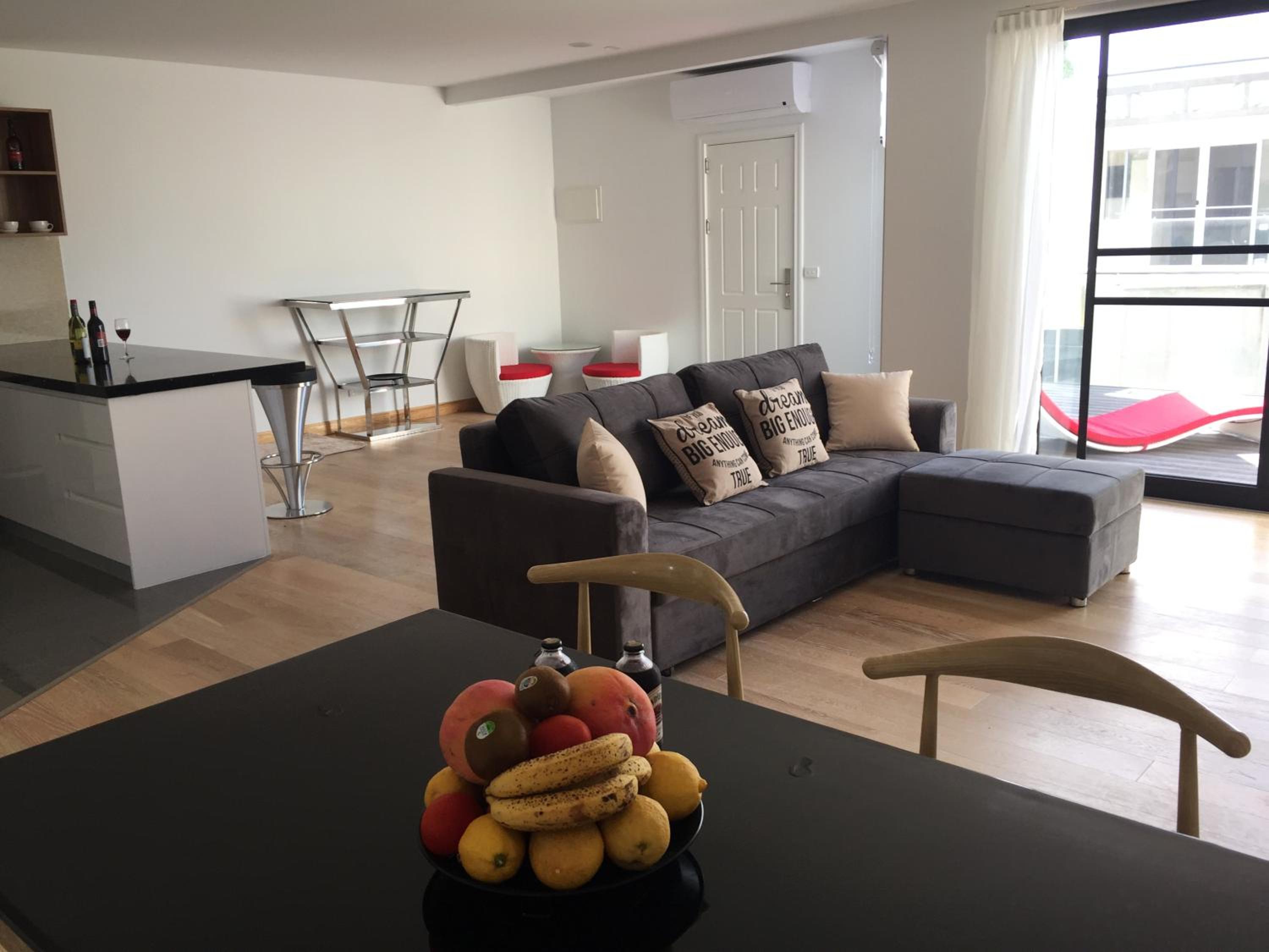 Apartment with Terrace - Photo 3