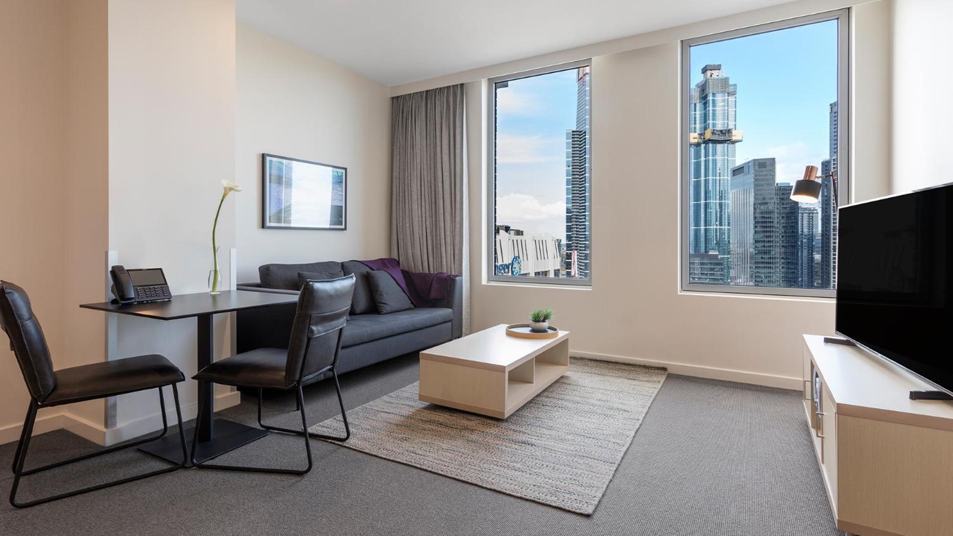 One-Bedroom Apartment with City View - Photo 1