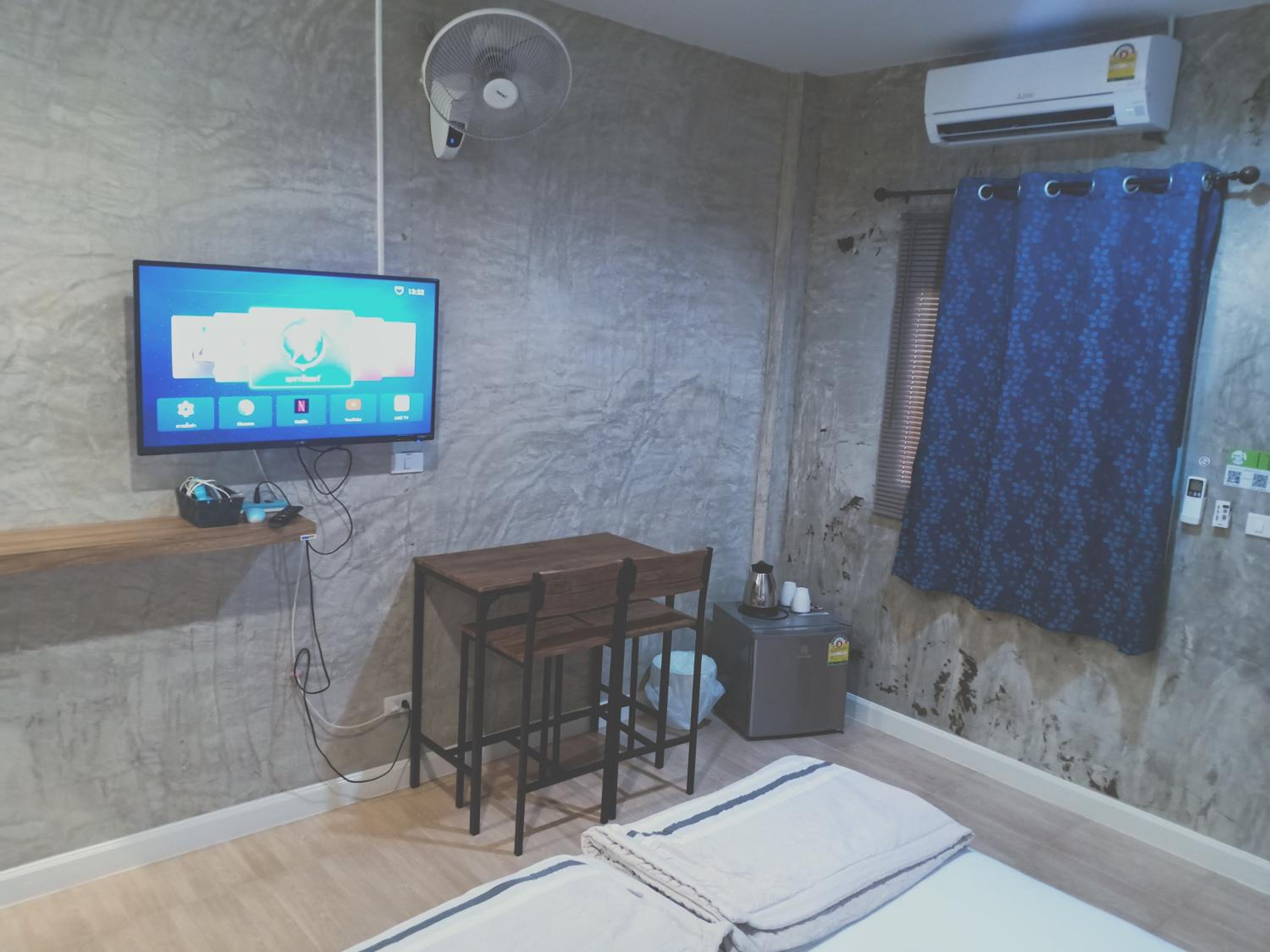 Apartment - Photo 11