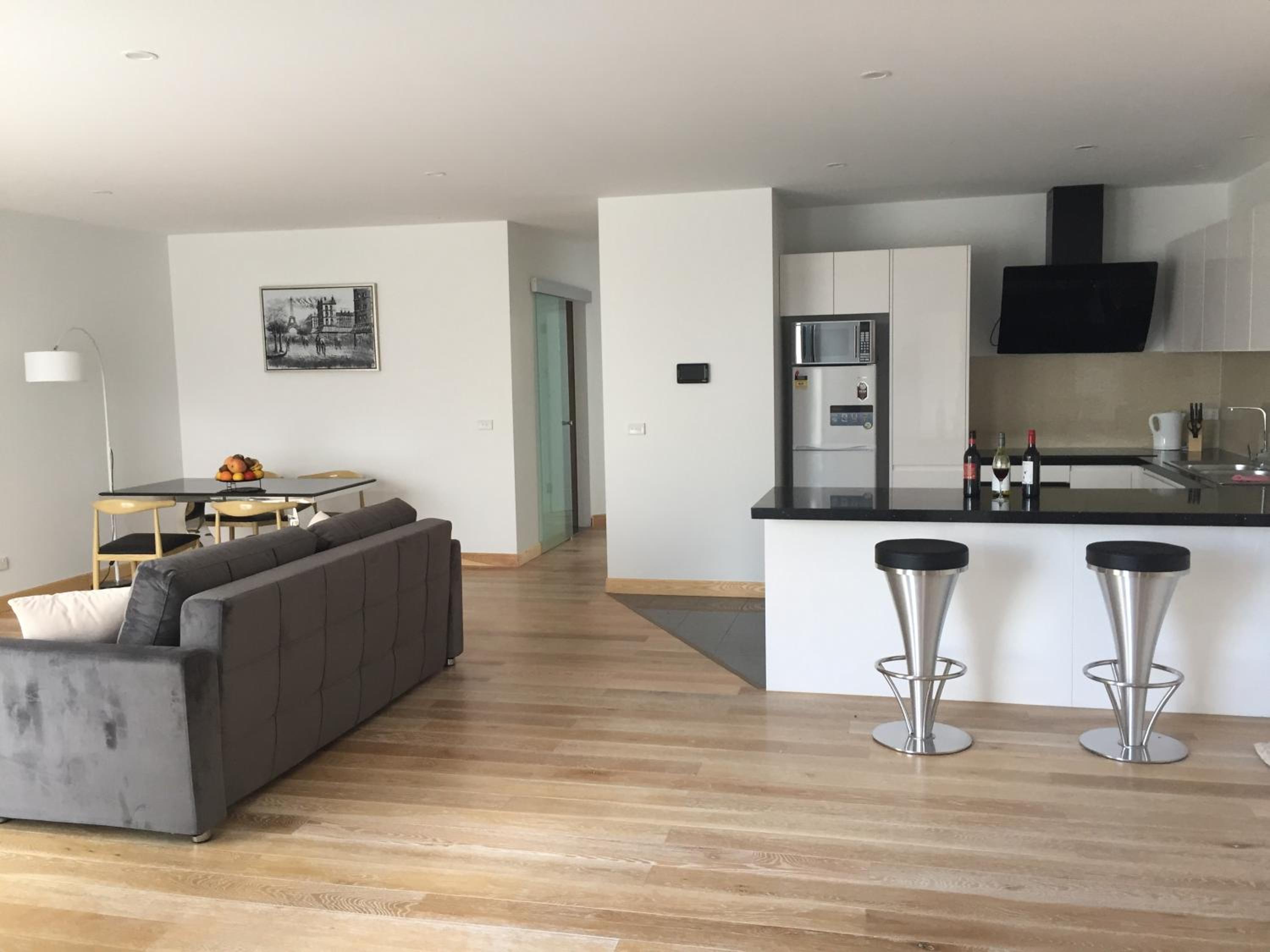 Apartment with Terrace - Photo 2