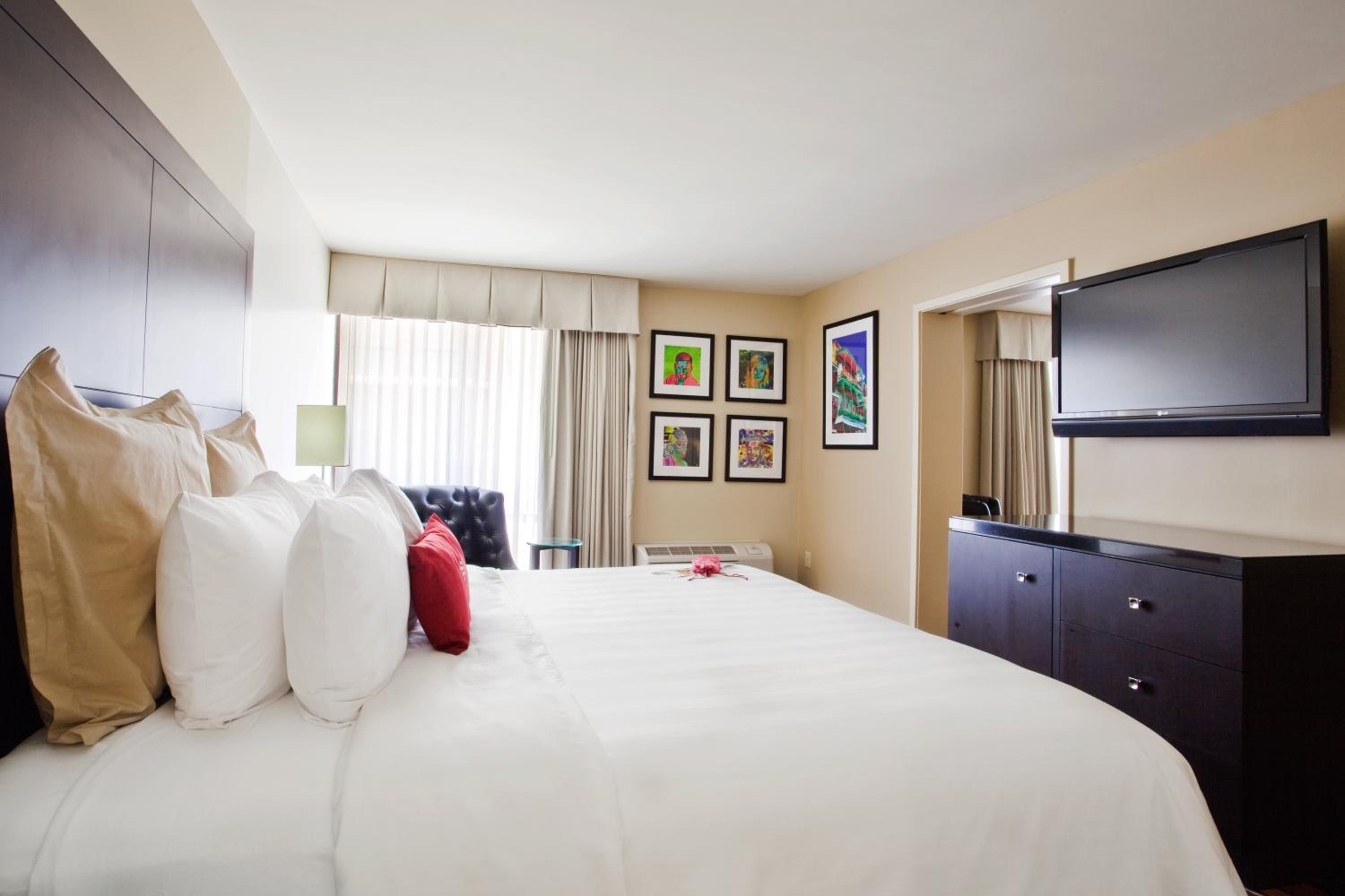 One-Bedroom King Suite