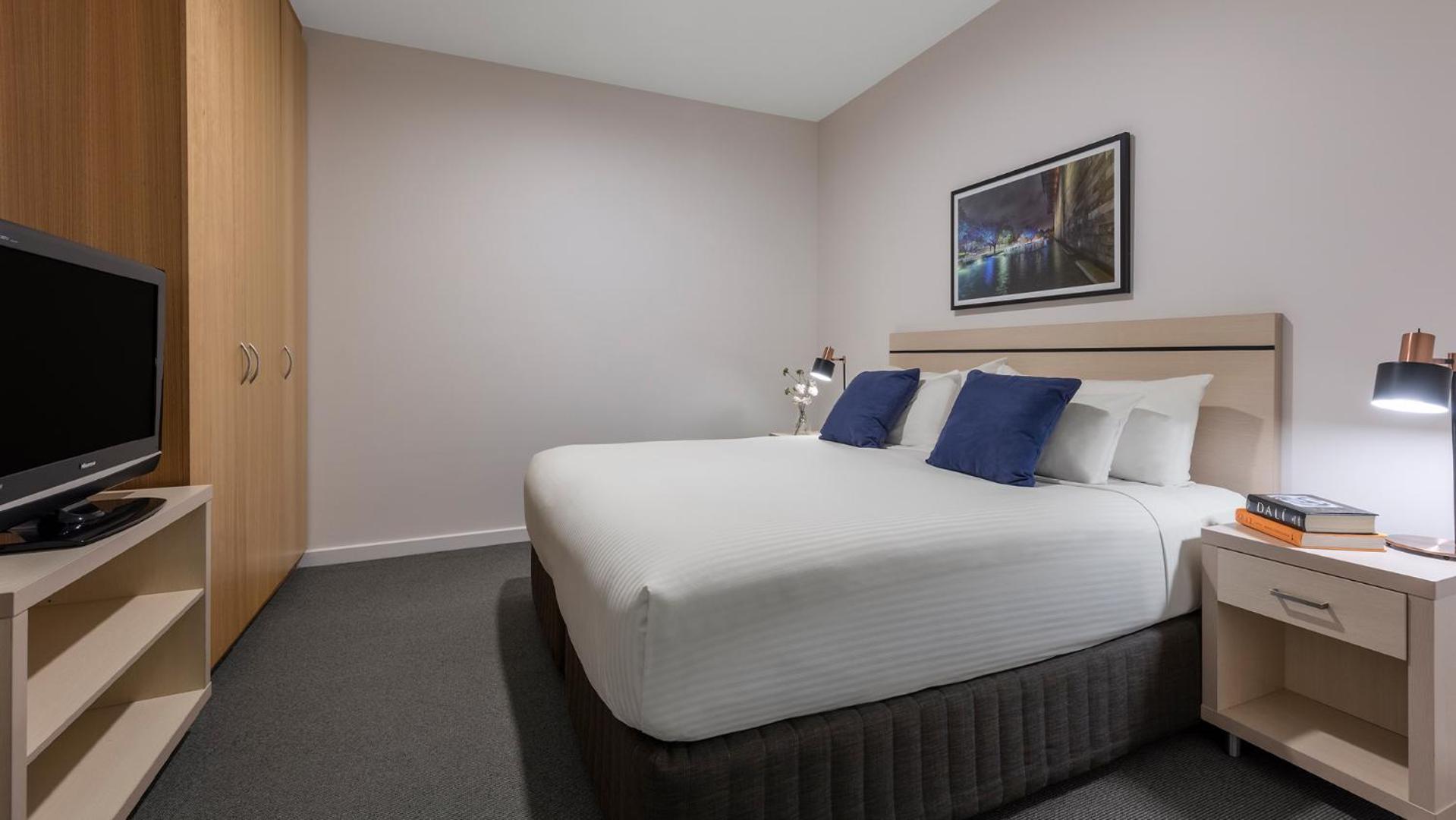 Two-Bedroom Premium Apartment - Photo 4