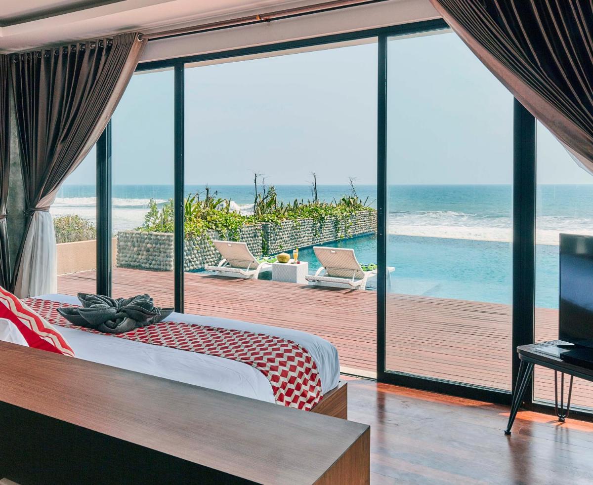 Three-Bedroom Villa photo 1