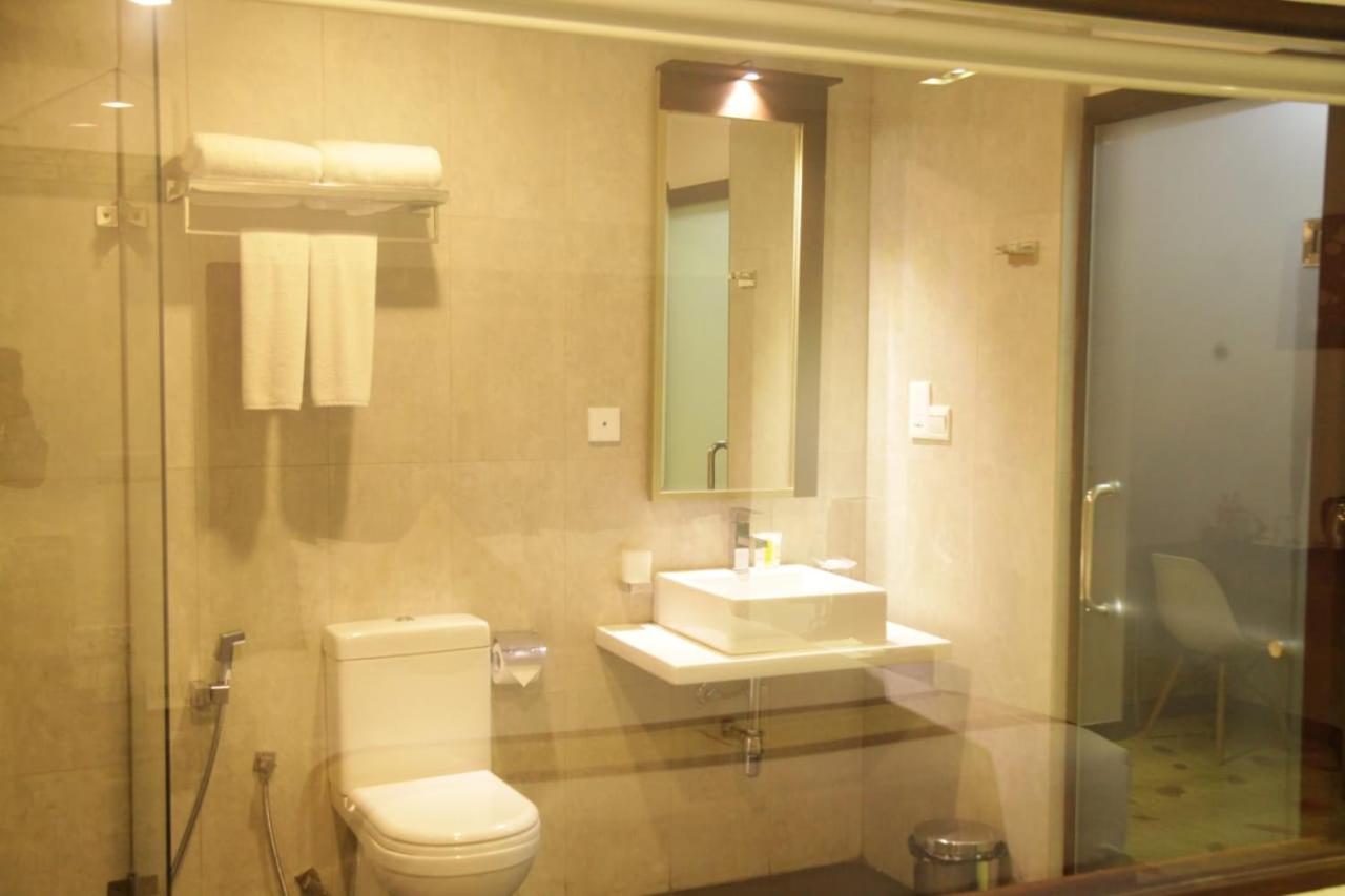 Standard Double Room - Photo 16