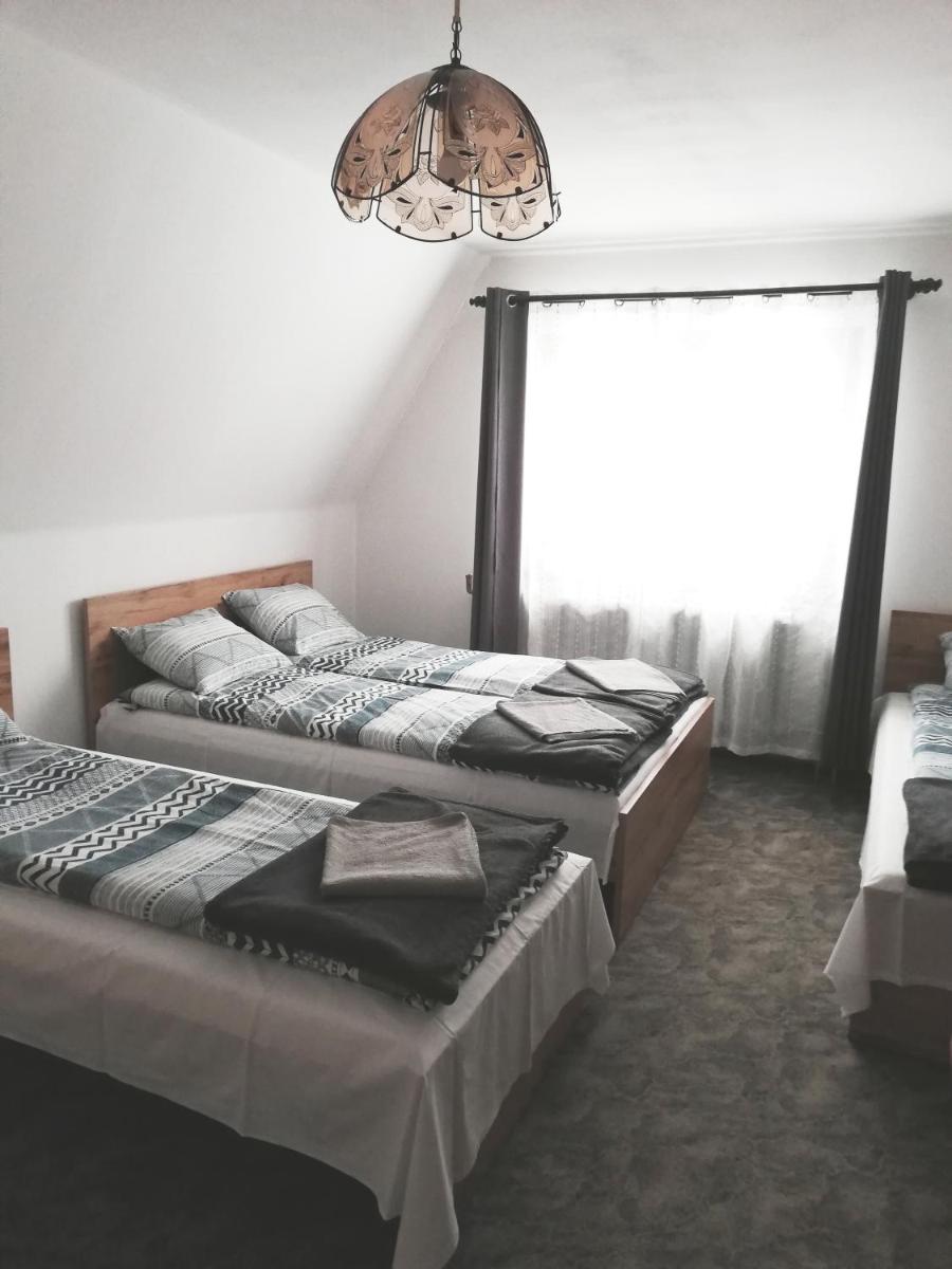 Quadruple Room with Bathroom - Photo 1