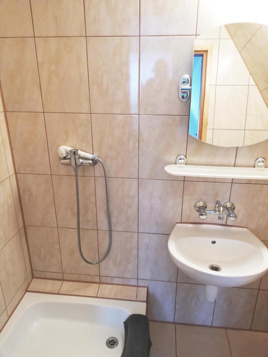 Quadruple Room with Bathroom - Photo 5