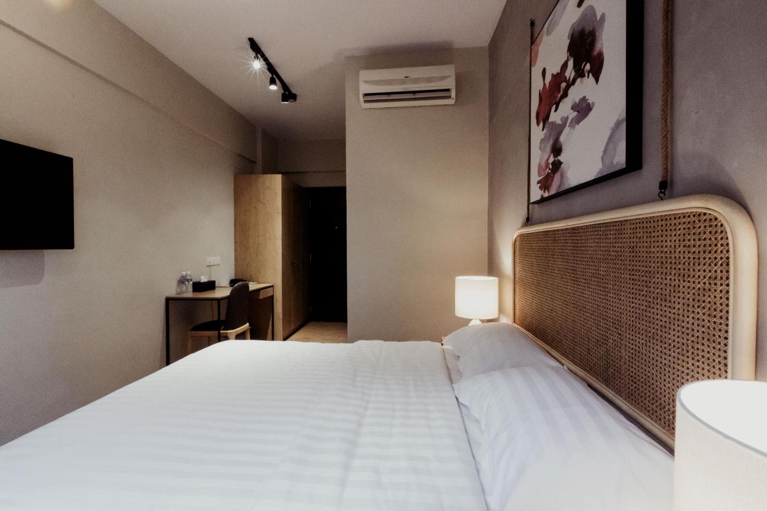 Standard Queen Room Promo