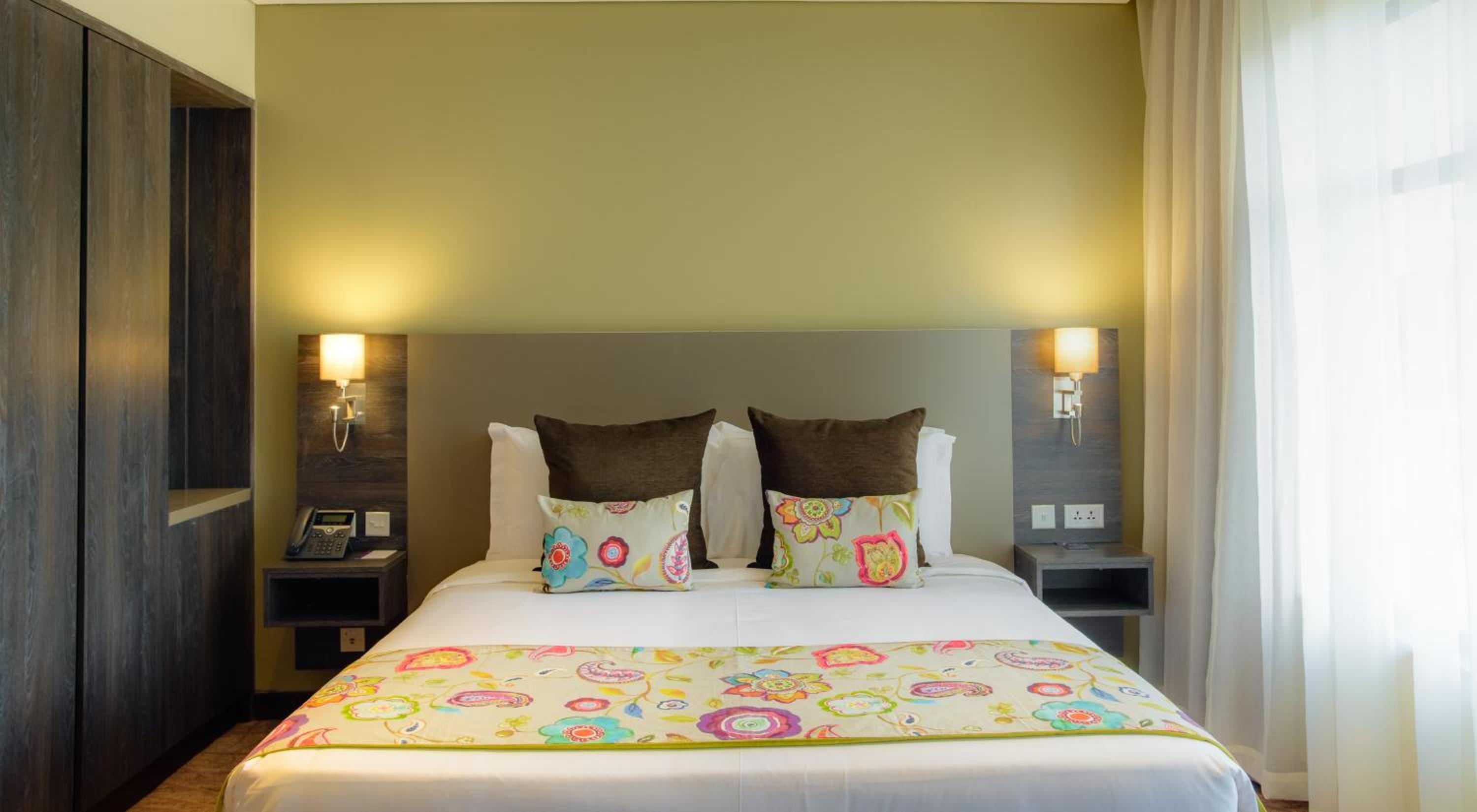 Standard King Room photo 1