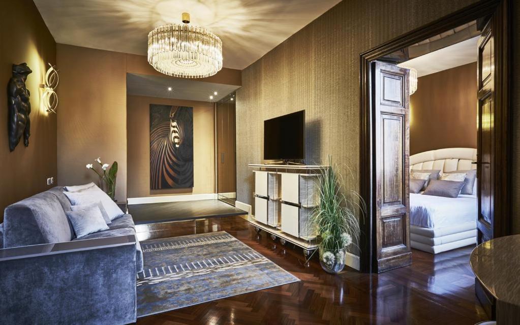 Grand Presidential Suite