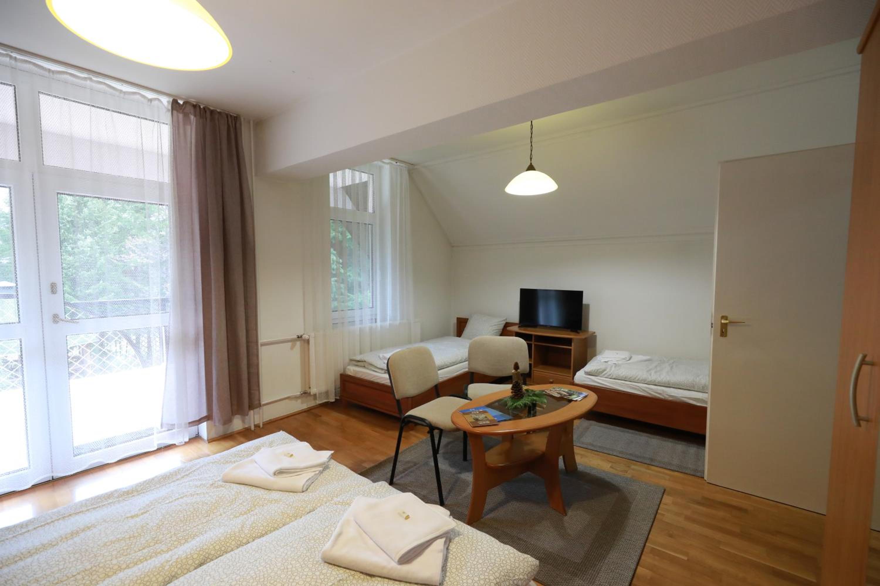 One-Bedroom Apartment photo 1