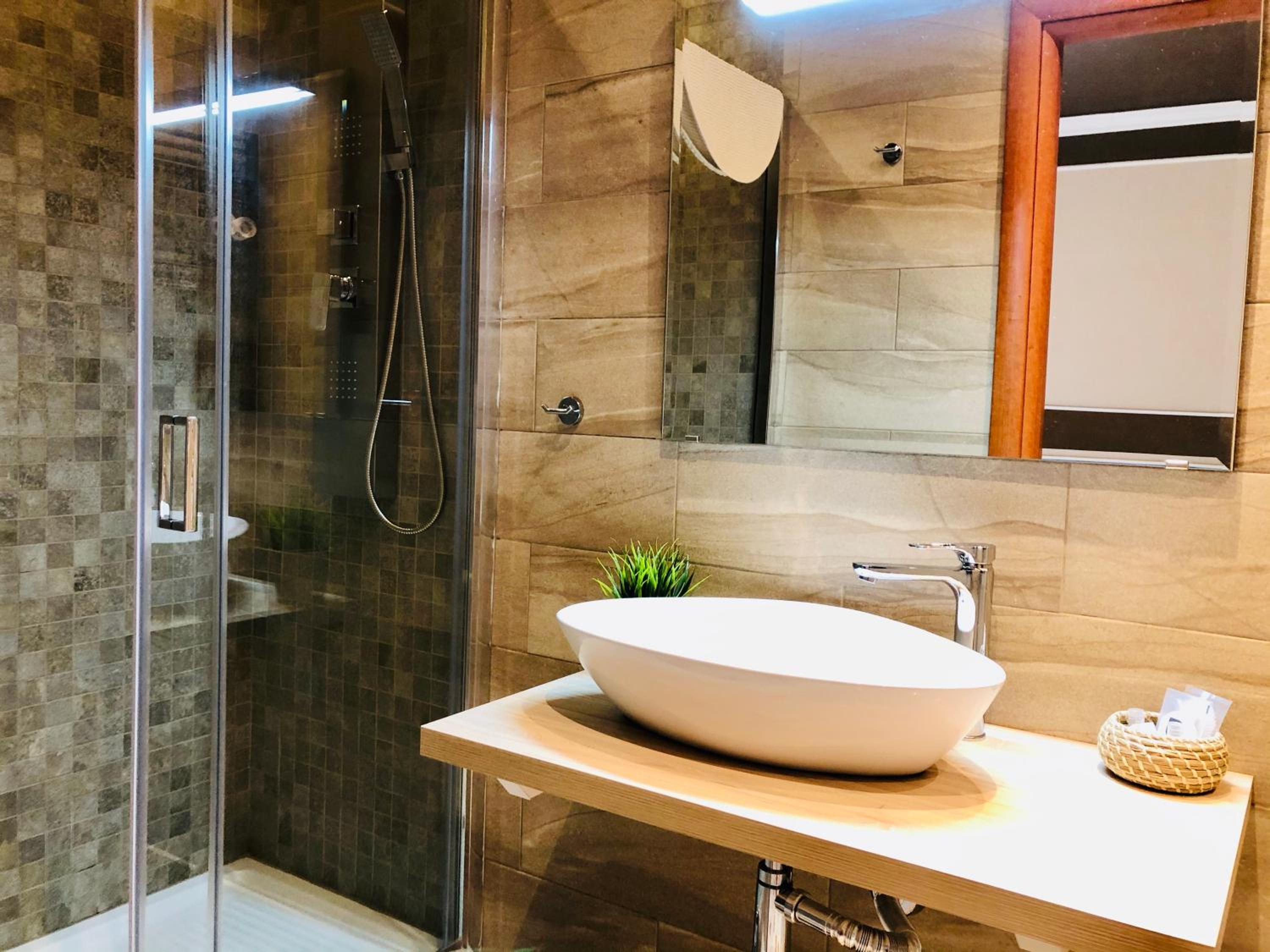 Double Room with Private Bathroom photo 2