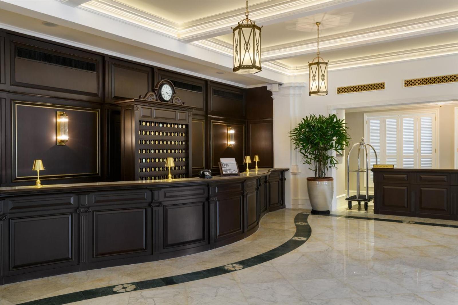 Deluxe Suite King - Heritage Wing - Photo 5