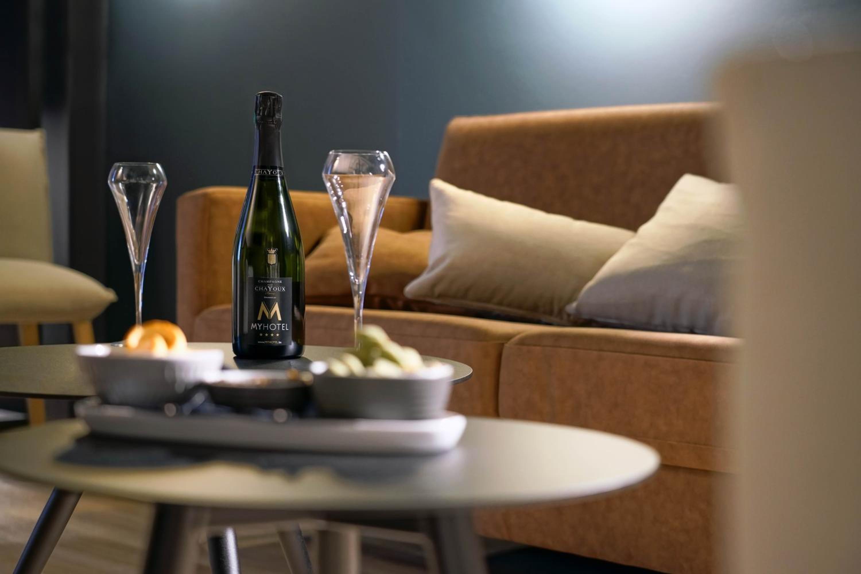 Executive Suite - Photo 1