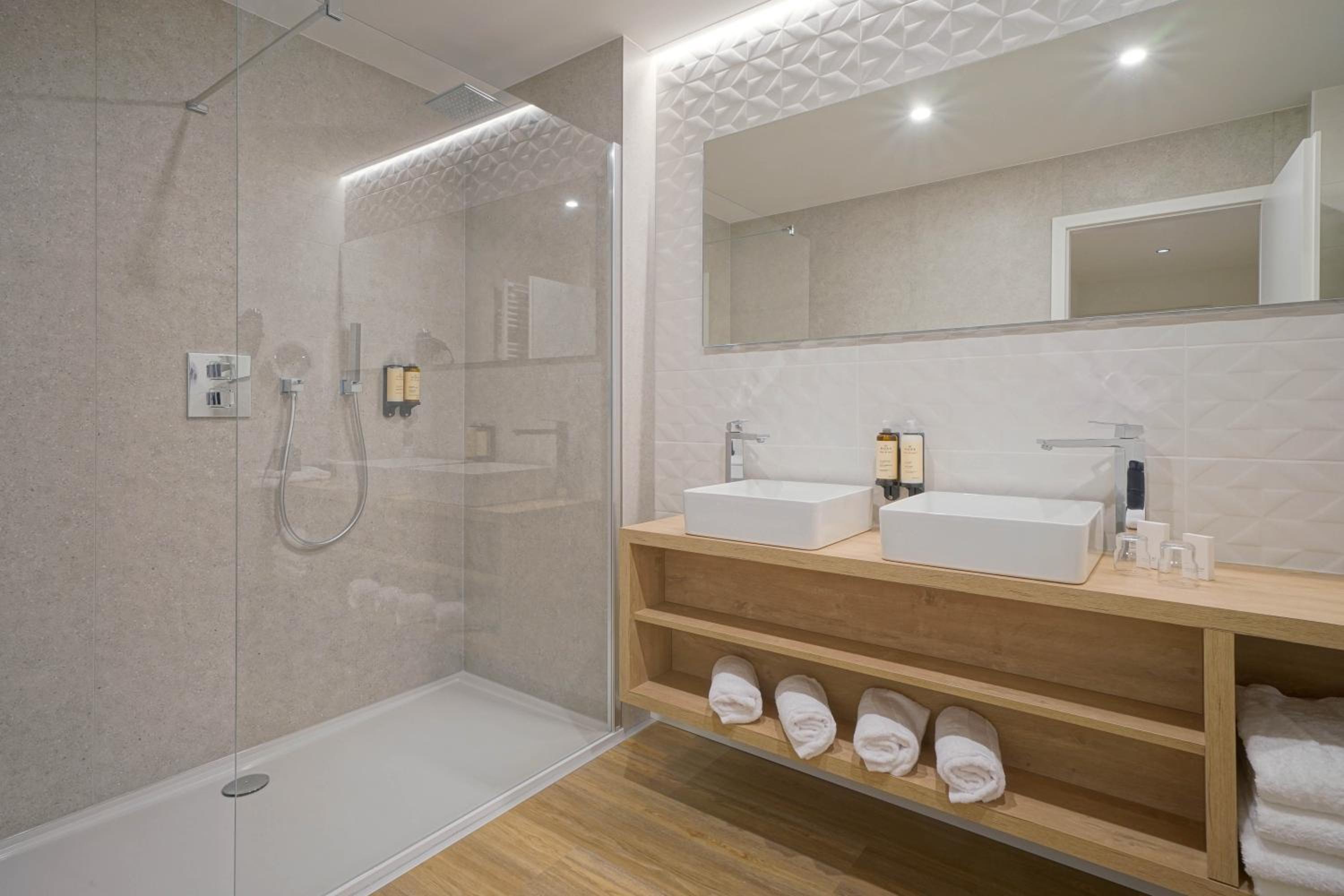 Double Room - Photo 2