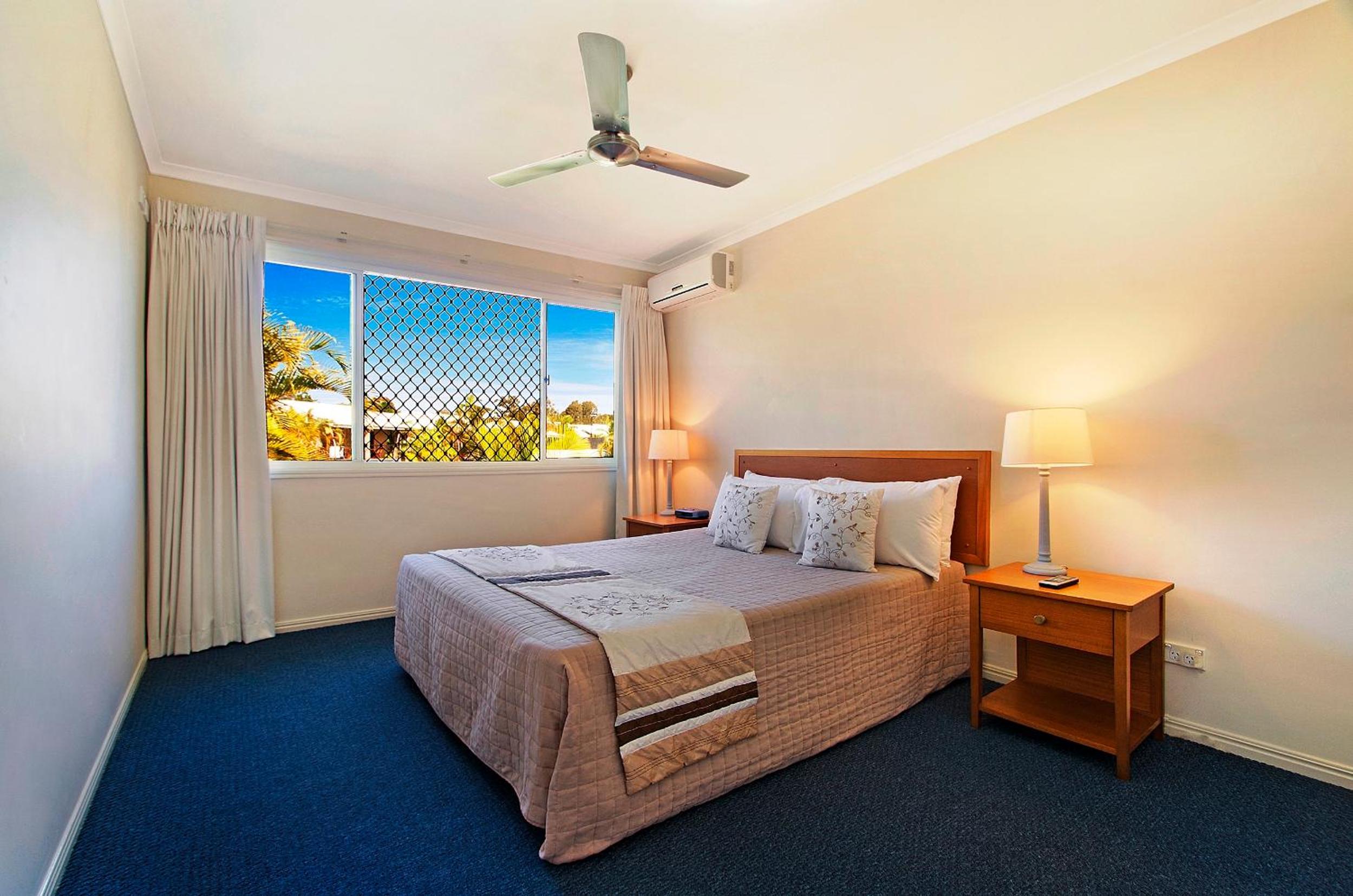 Three-Bedroom Townhouse with Pool View