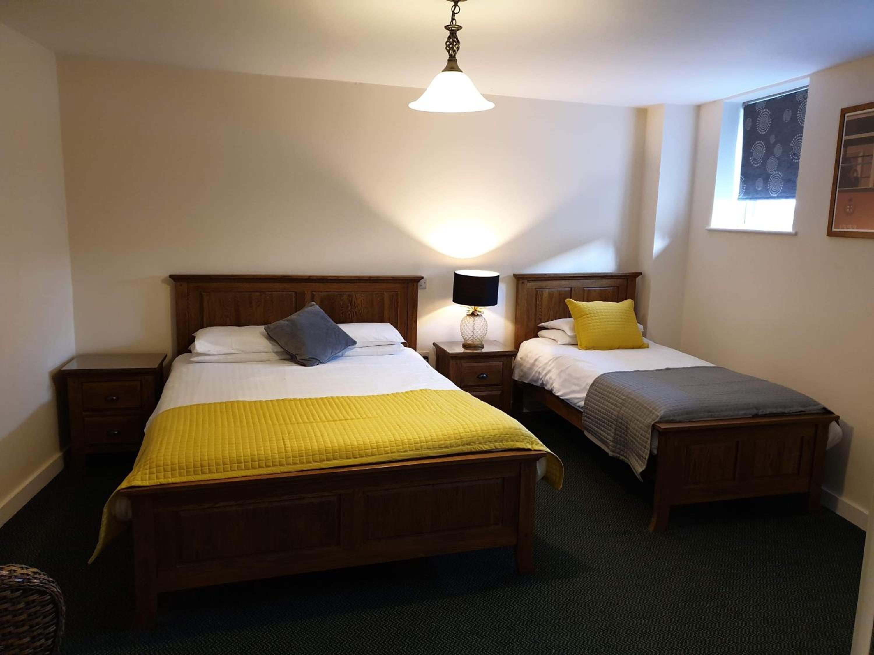 Deluxe Double Room (2 Adults + 1 Child) photo 1