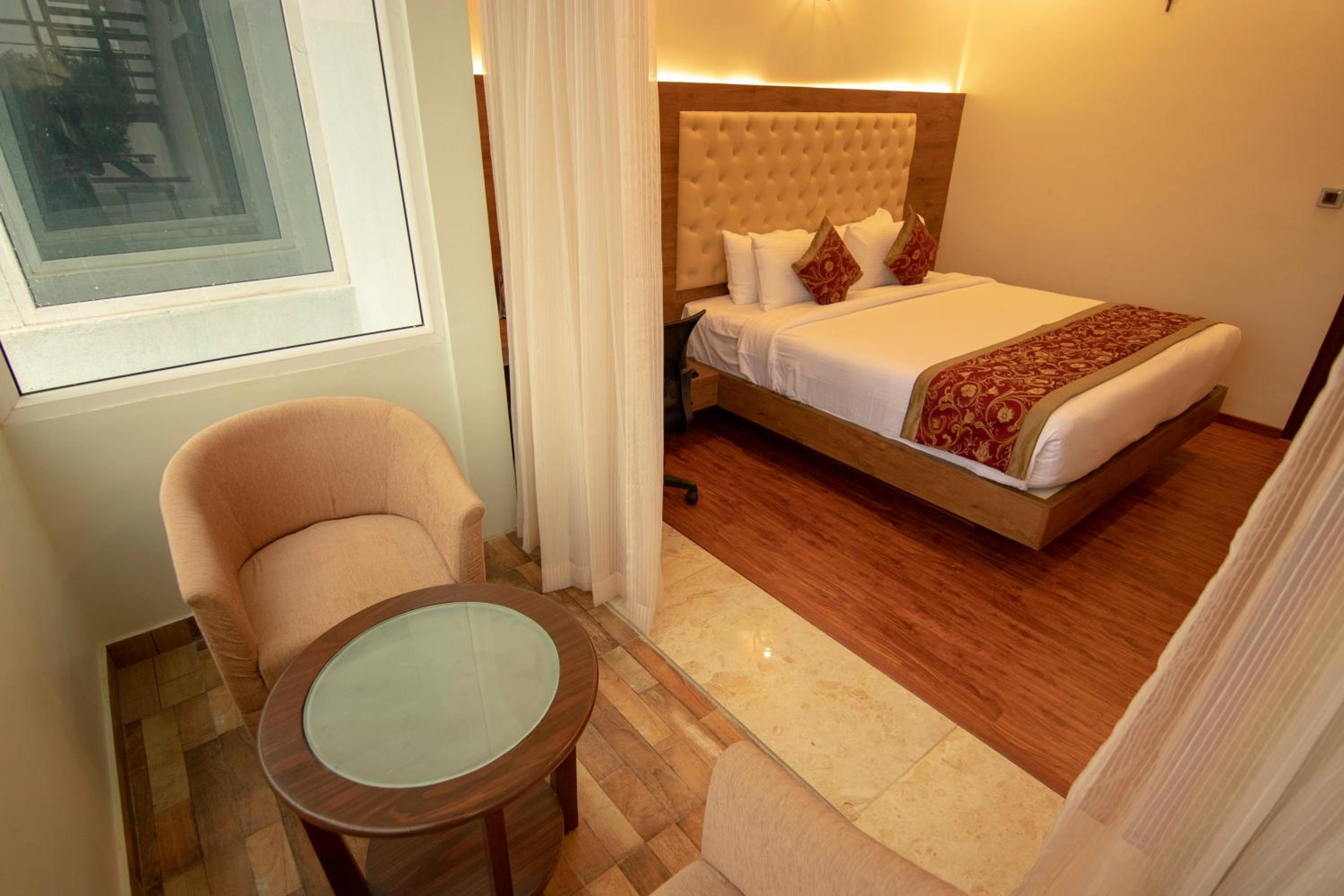 Superior Double or Twin Room - Photo 10