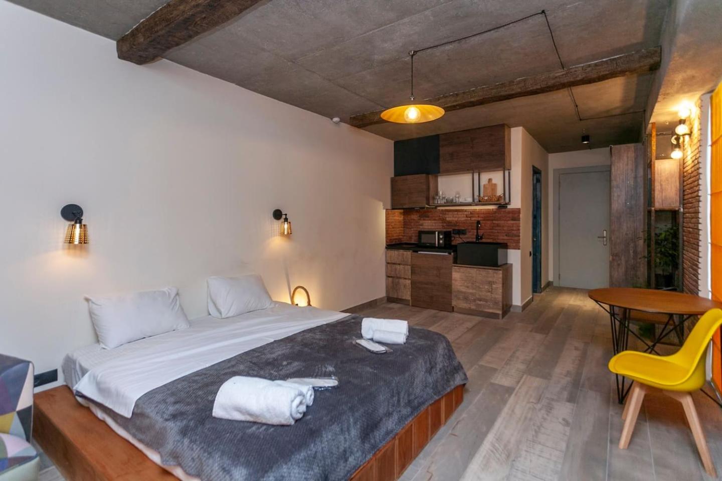 Studio Apartment photo 1